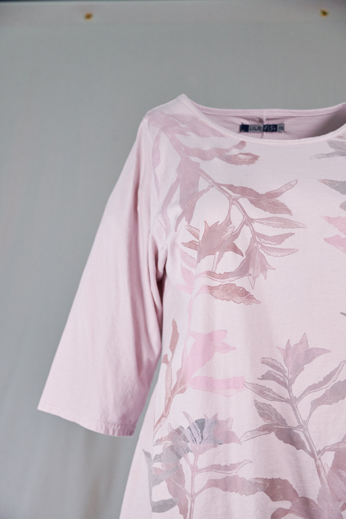 1145 S/S Cafe Tee Rose Water-P Sage Leaves