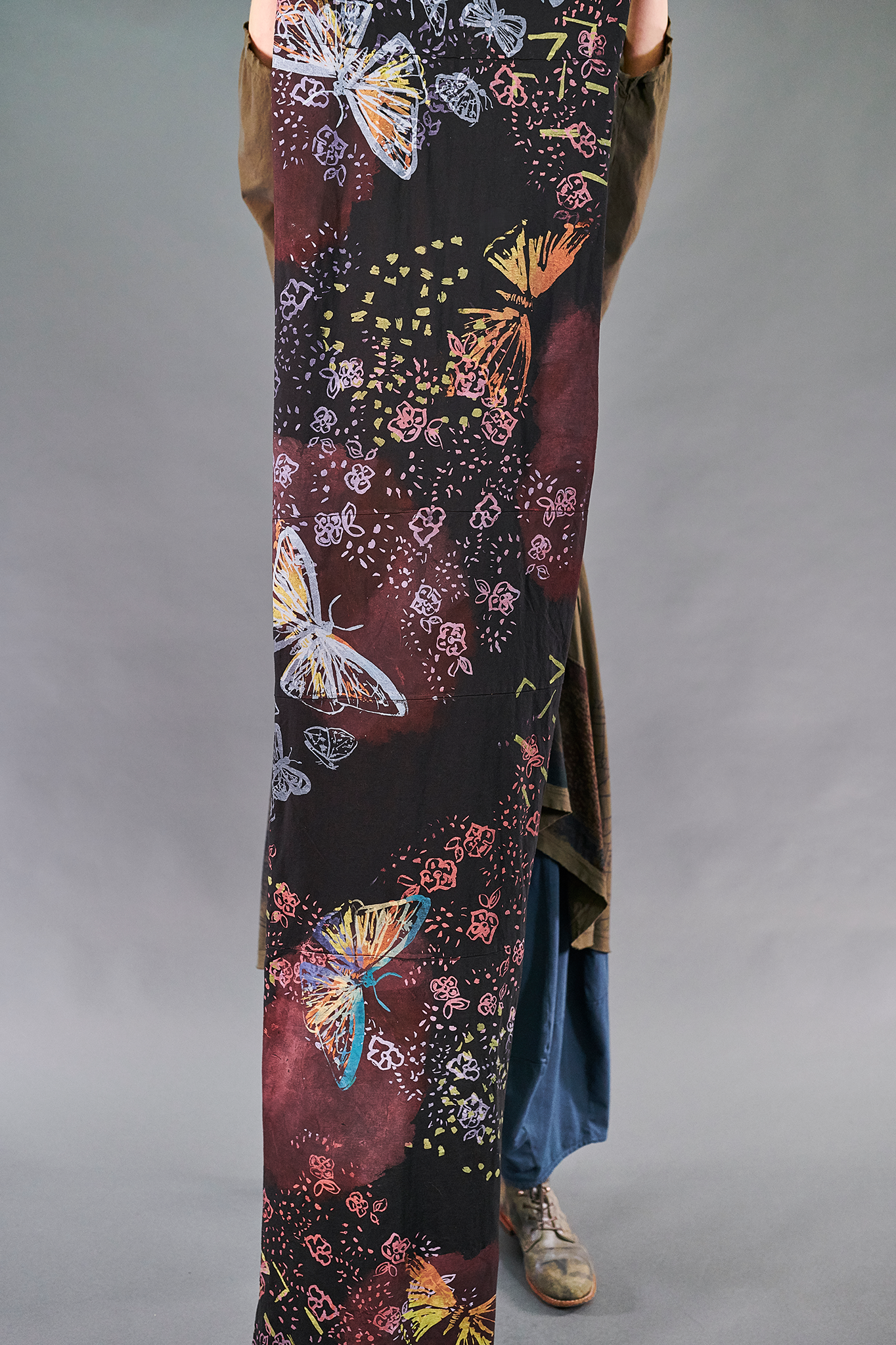 8001 Black Scarf-Monarch Migration-P