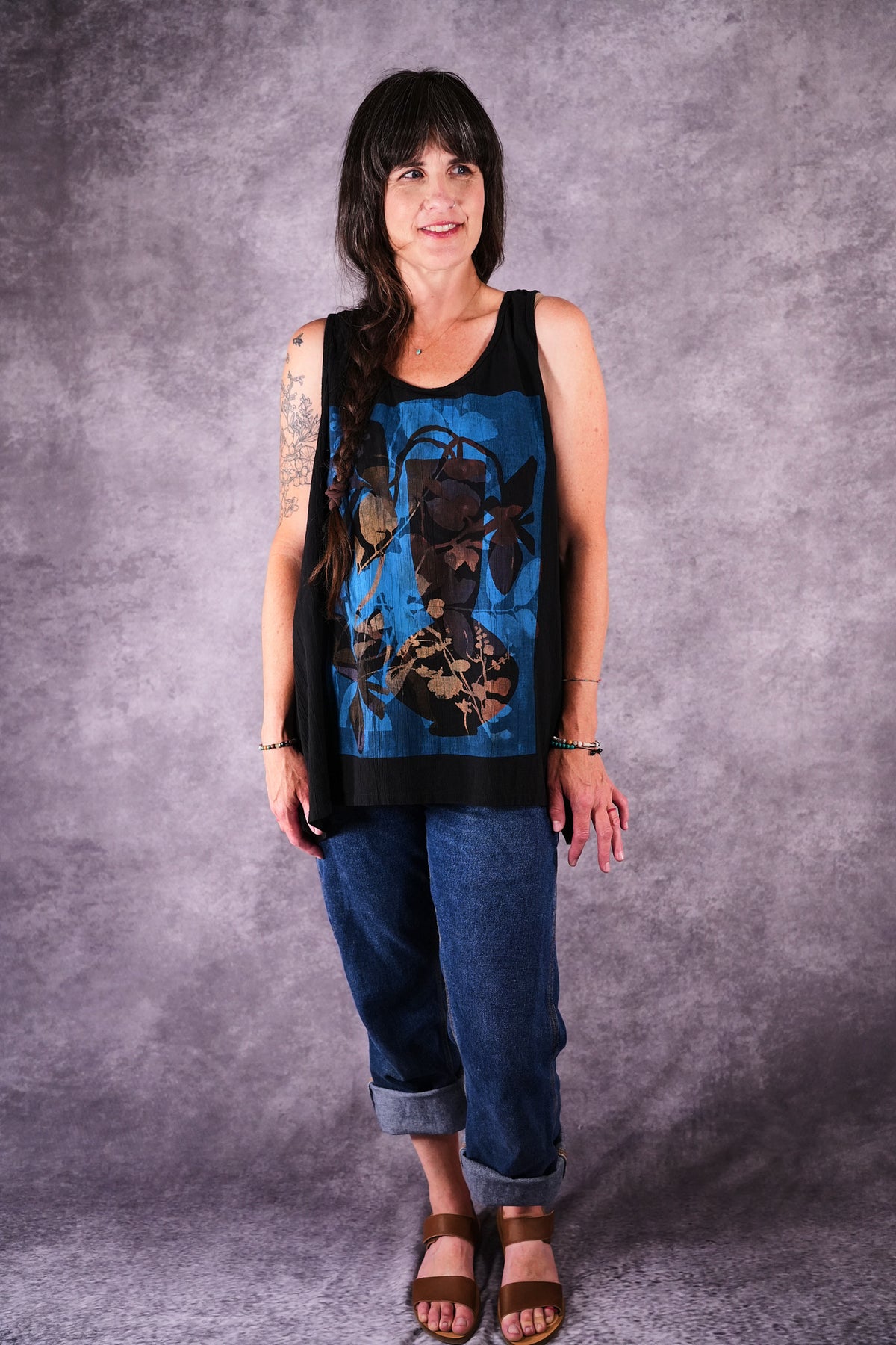 1000 Crinkle Tank Black Silhouette