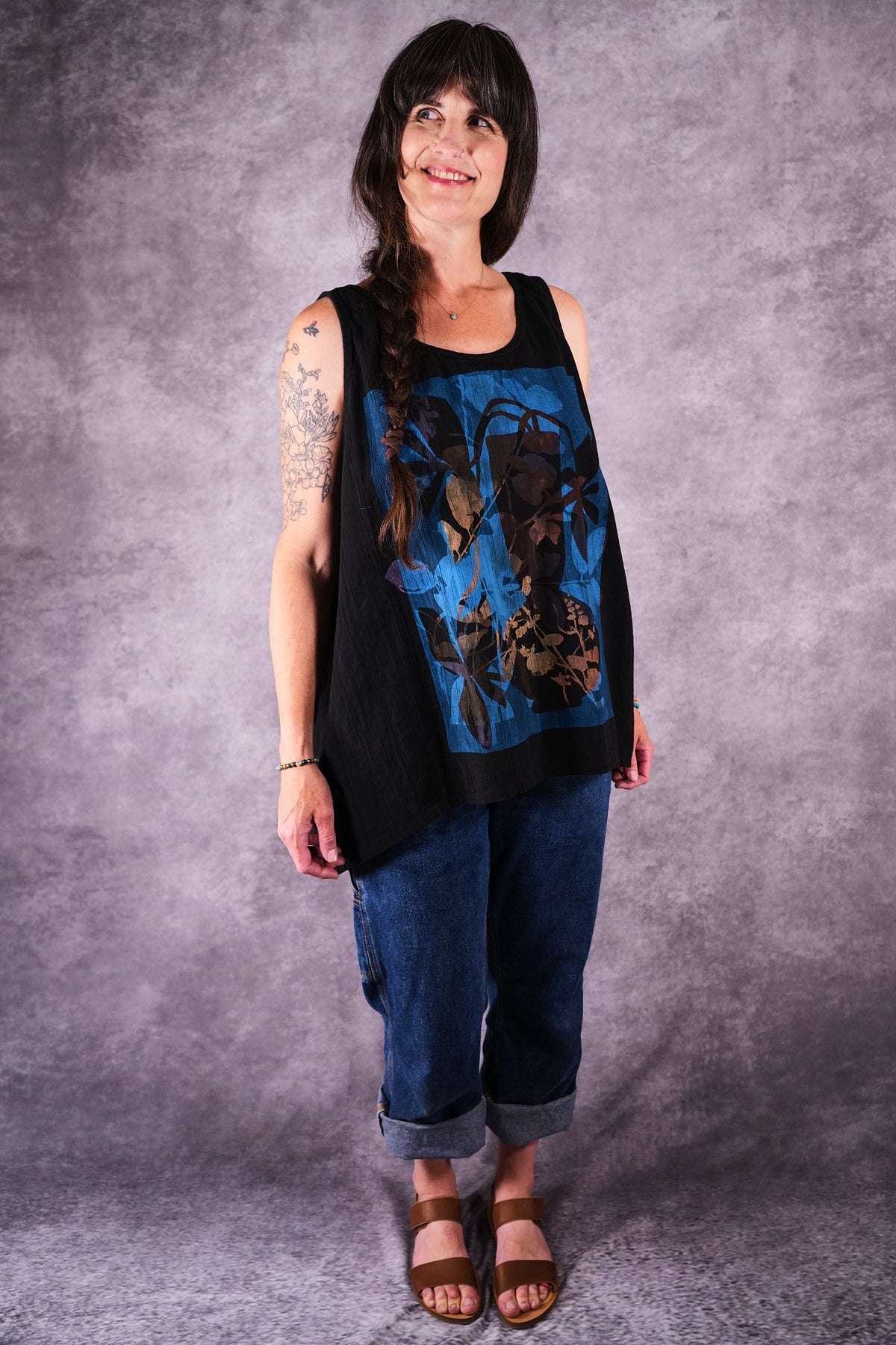 1000 Crinkle Tank Black Silhouette