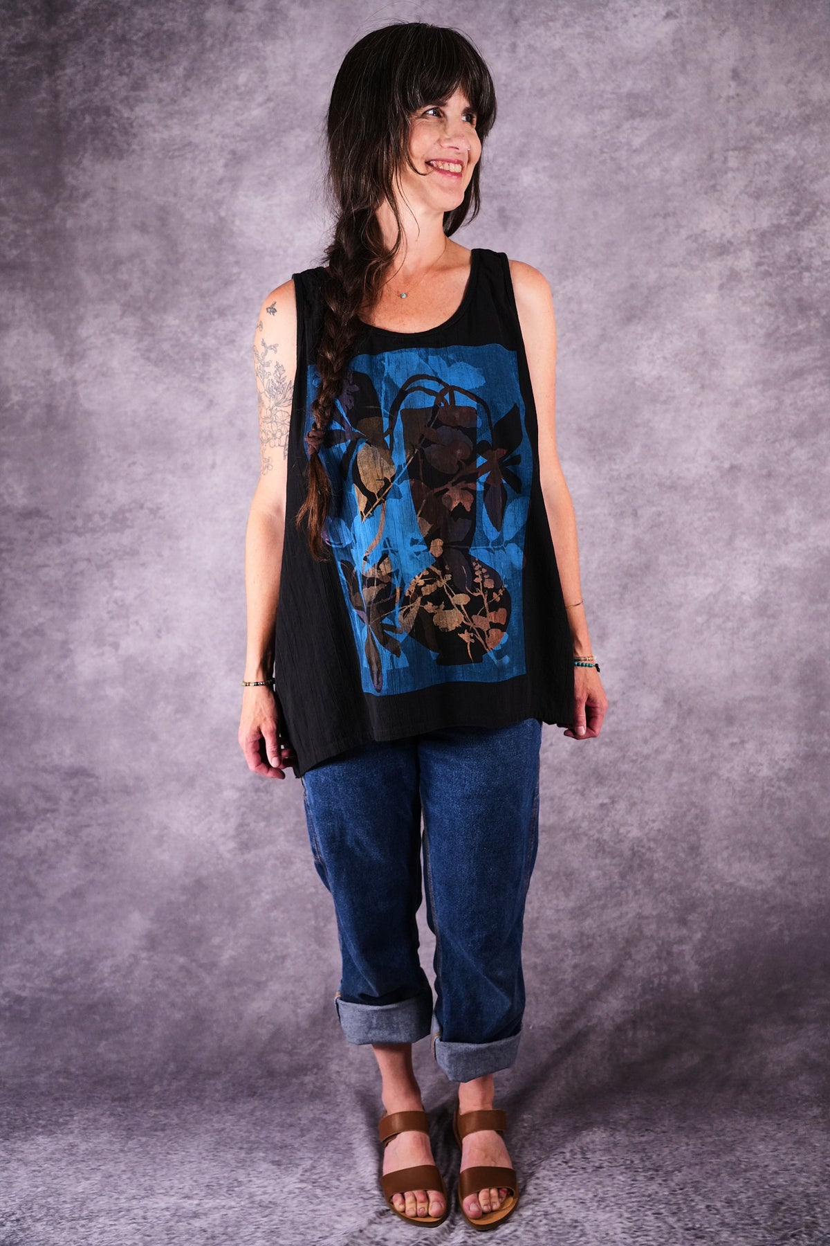 1000 Crinkle Tank Black Silhouette