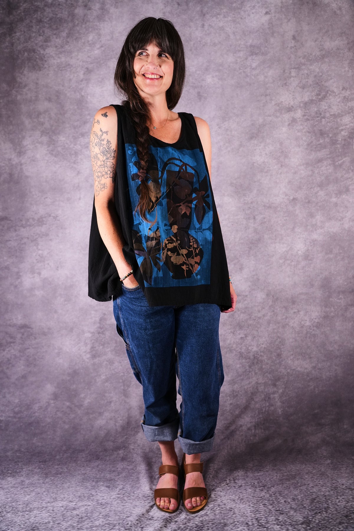 1000 Crinkle Tank Black Silhouette
