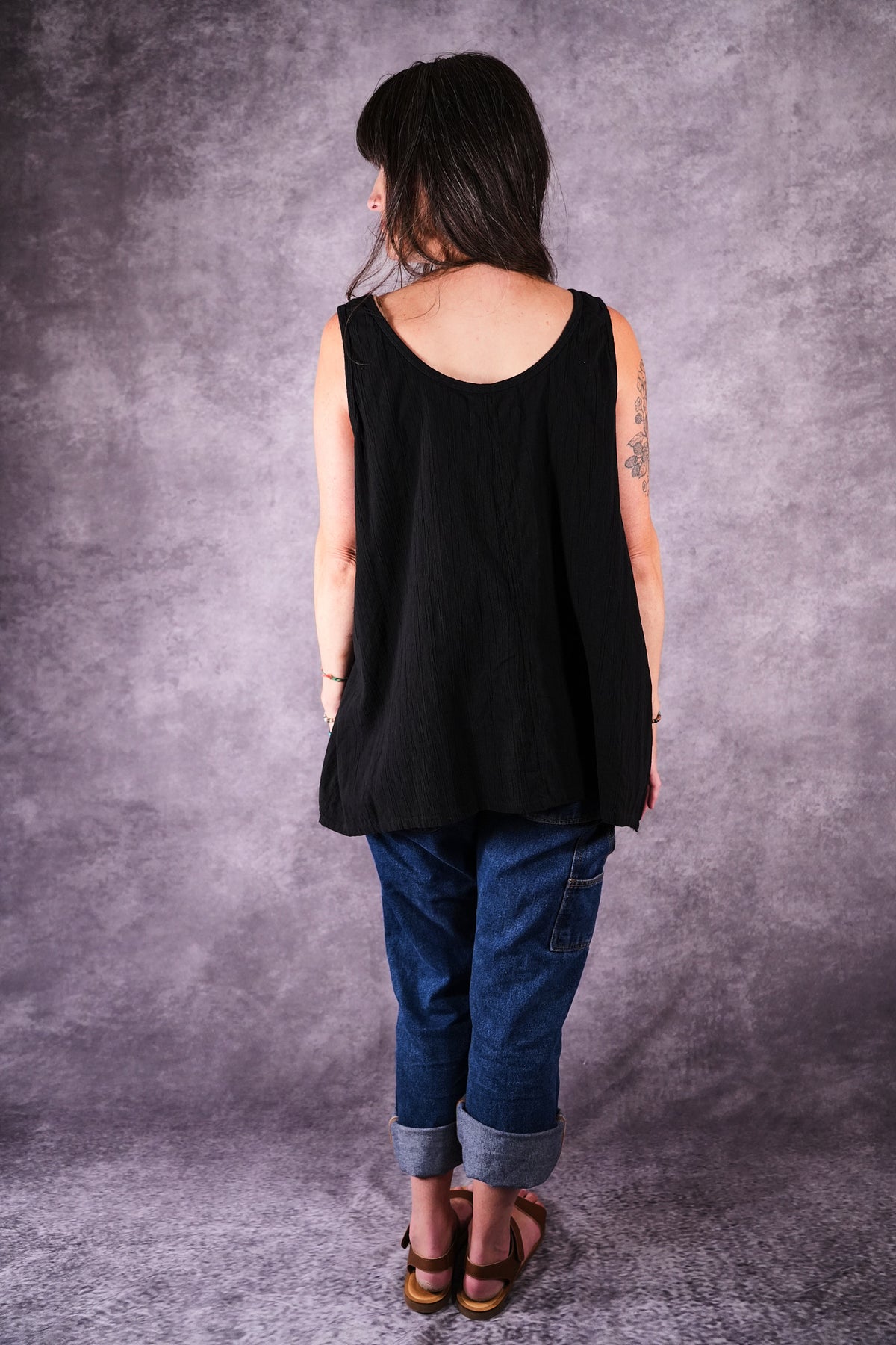 1000 Crinkle Tank Black Silhouette