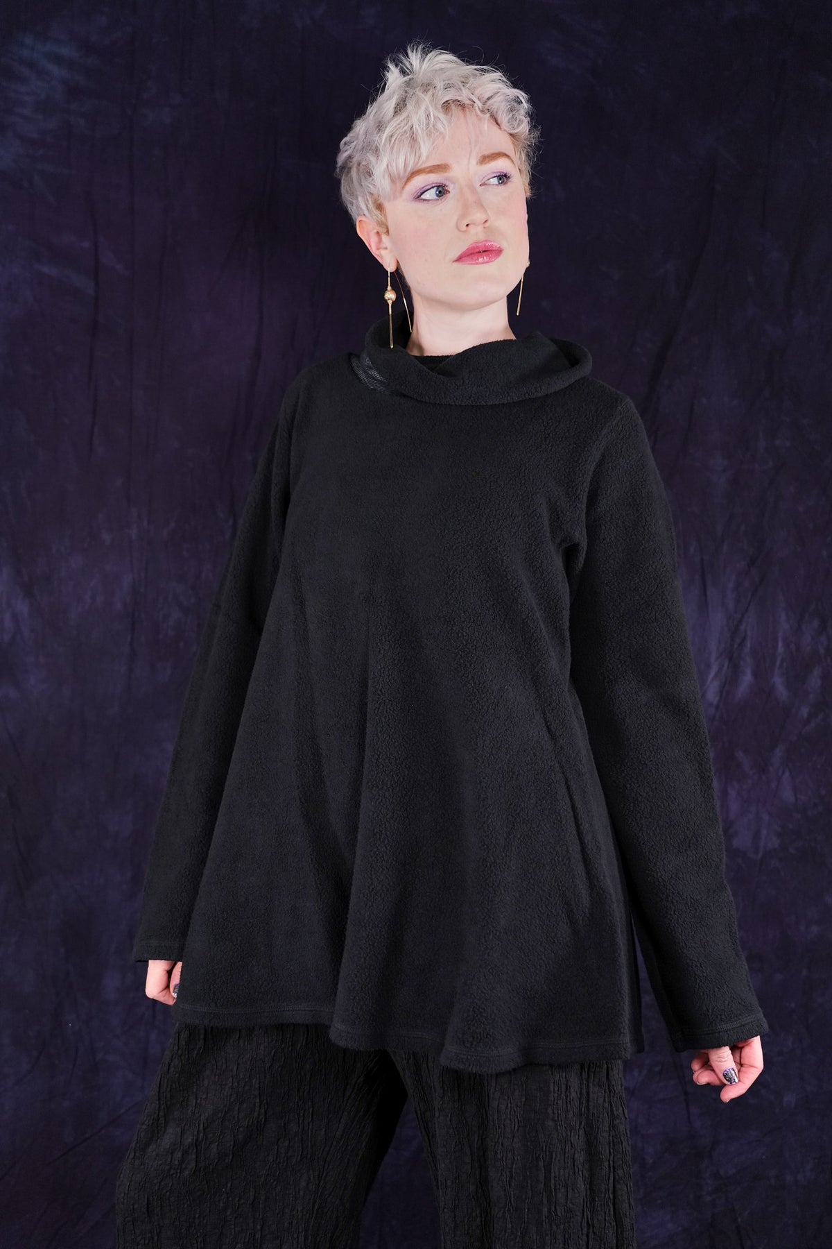 1246 Cafe Cowl Sherpa Black Patched Little Tree Heart