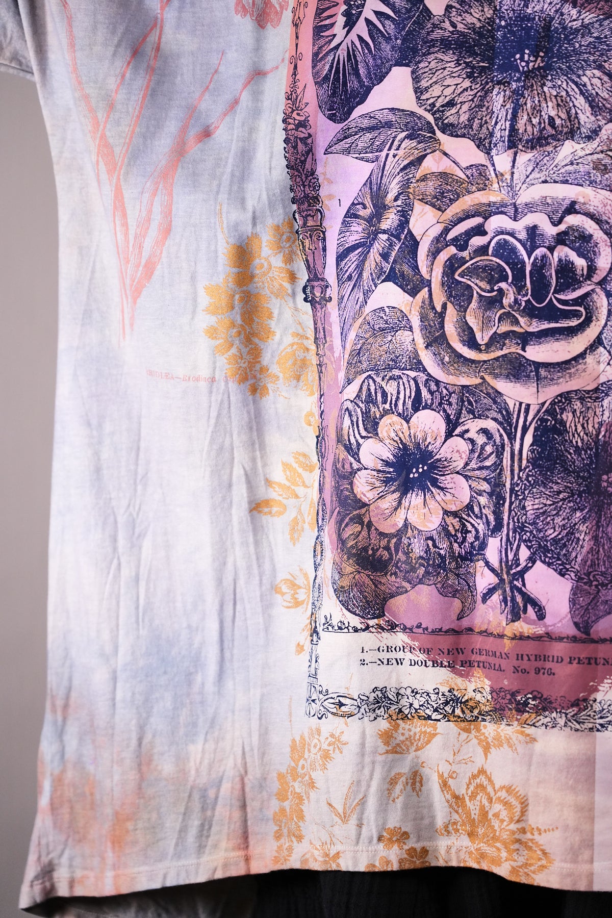 1255 HD Art Tee Taupe Blue Seed Packet