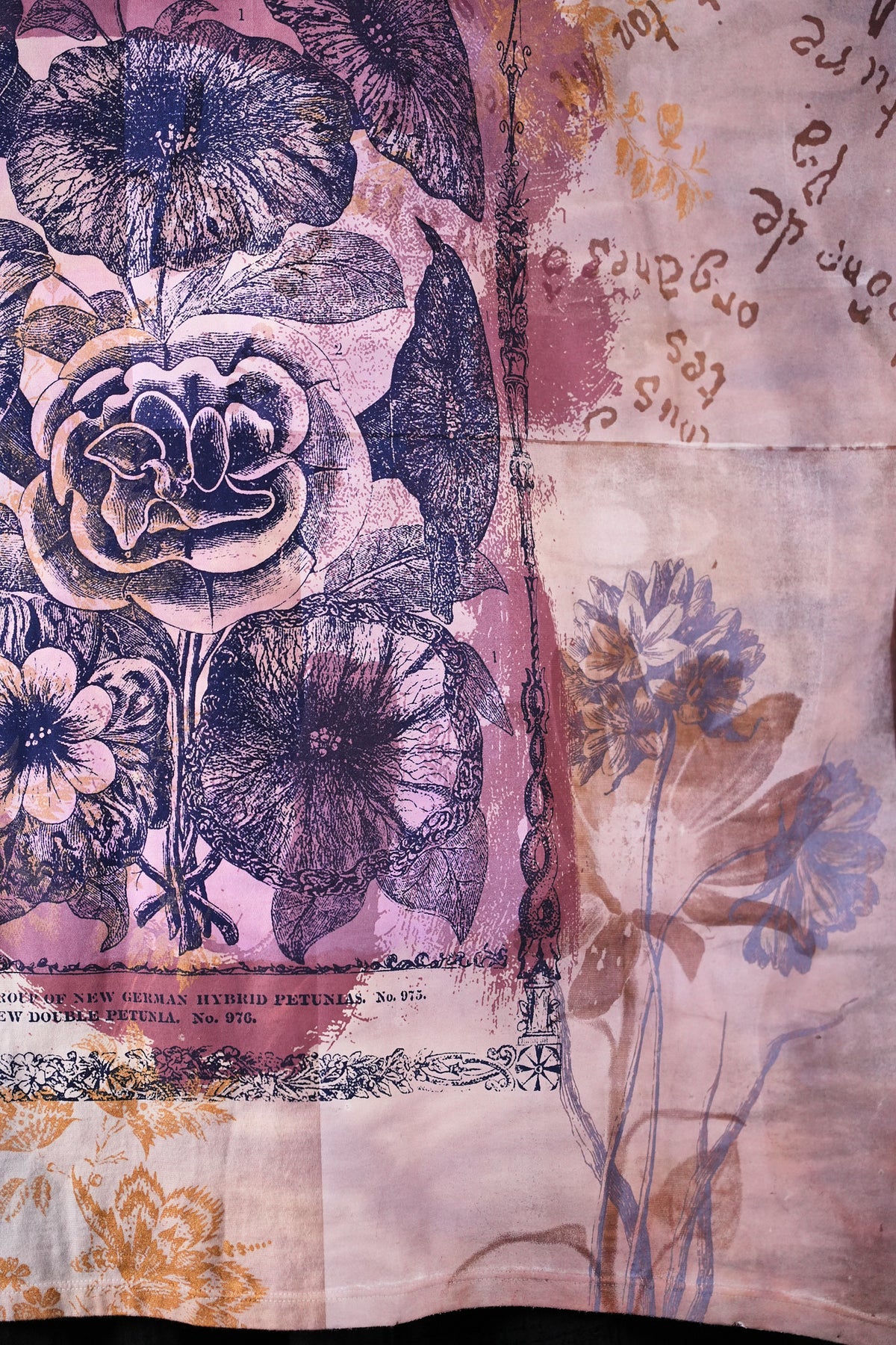 1255 HD Art Tee Taupe Blue Seed Packet