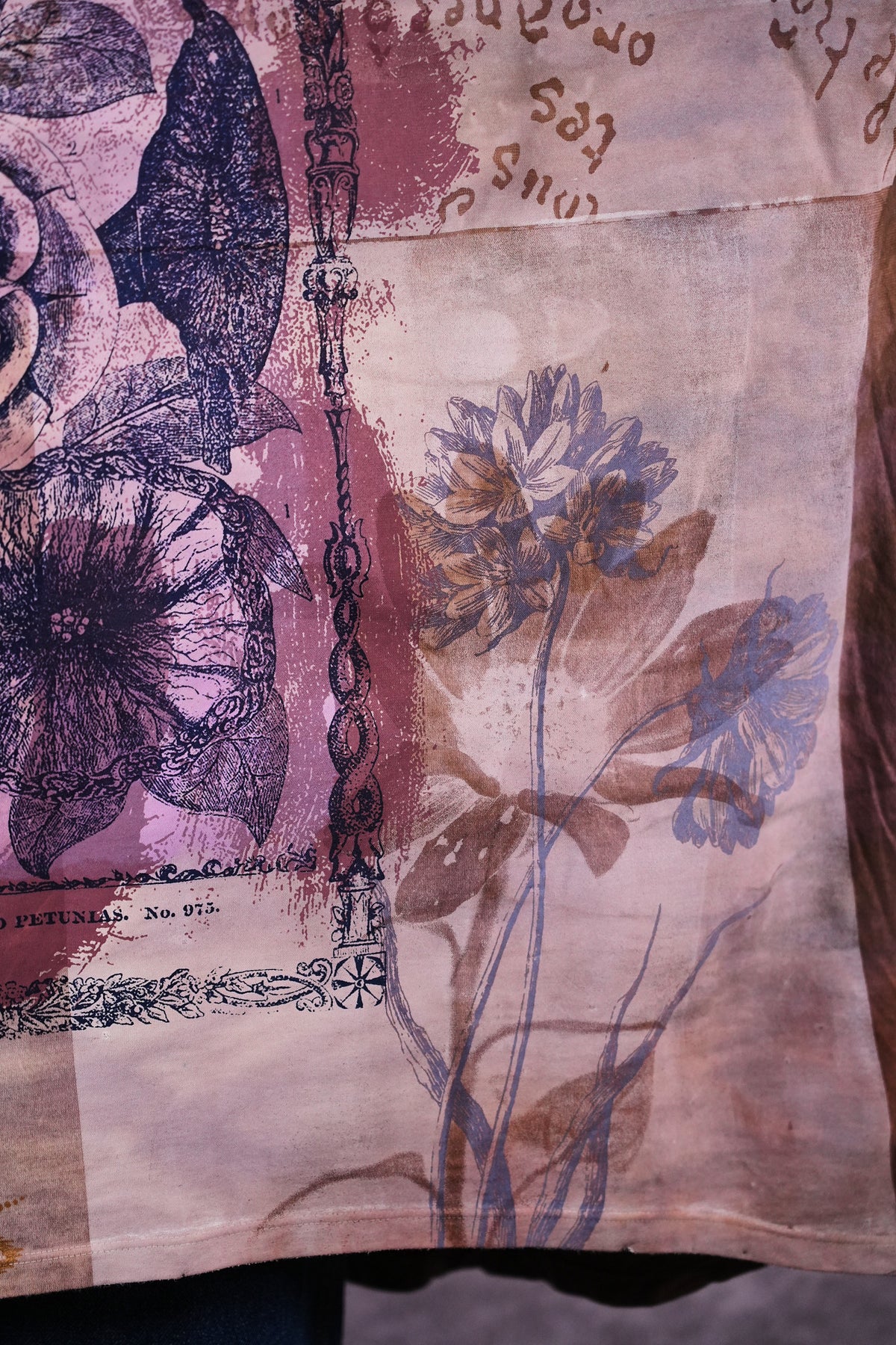 1255 HD Art Tee Taupe Blue Seed Packet