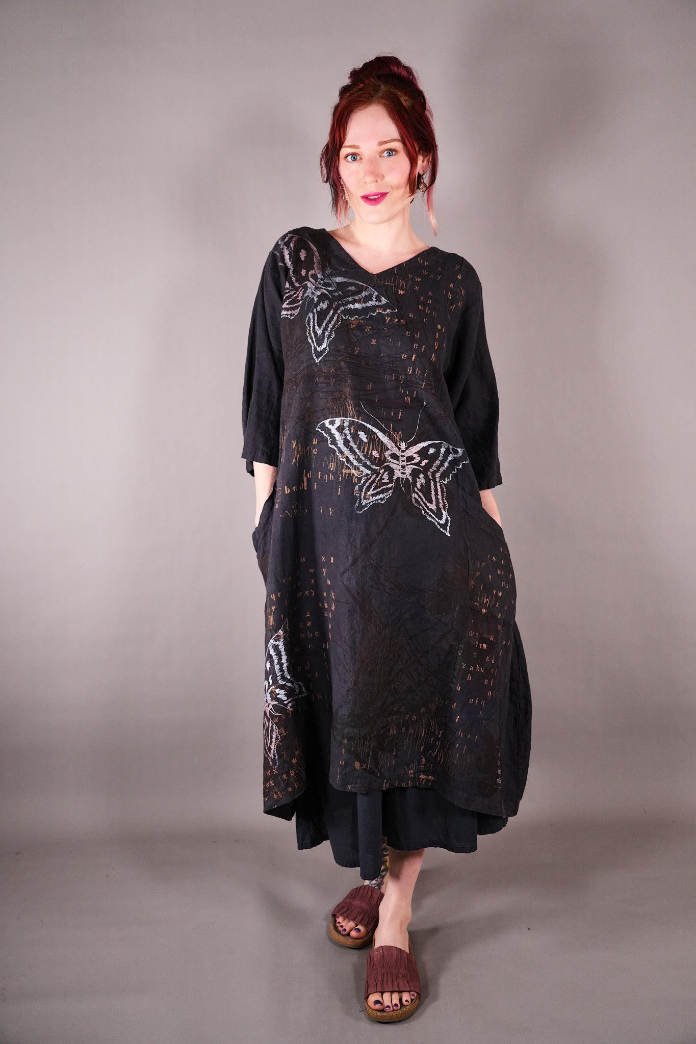 2133 Crossover Linen Tunic Black Sand Butterfly Alphabet