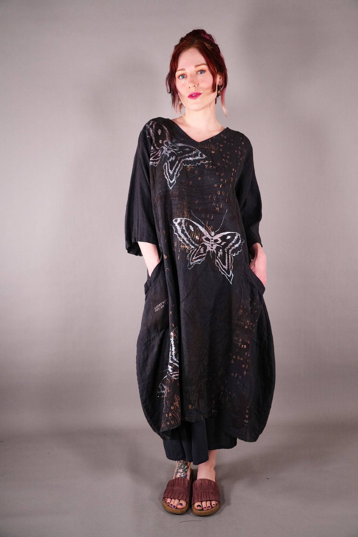 2133 Crossover Linen Tunic Black Sand Butterfly Alphabet