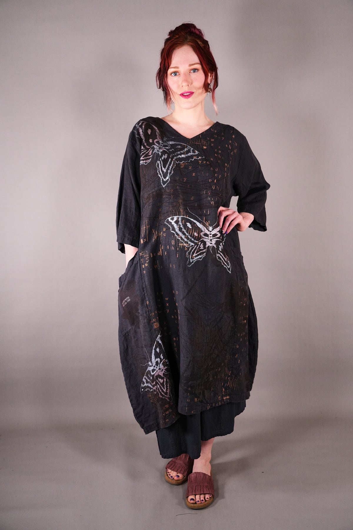 2133 Crossover Linen Tunic Black Sand Butterfly Alphabet