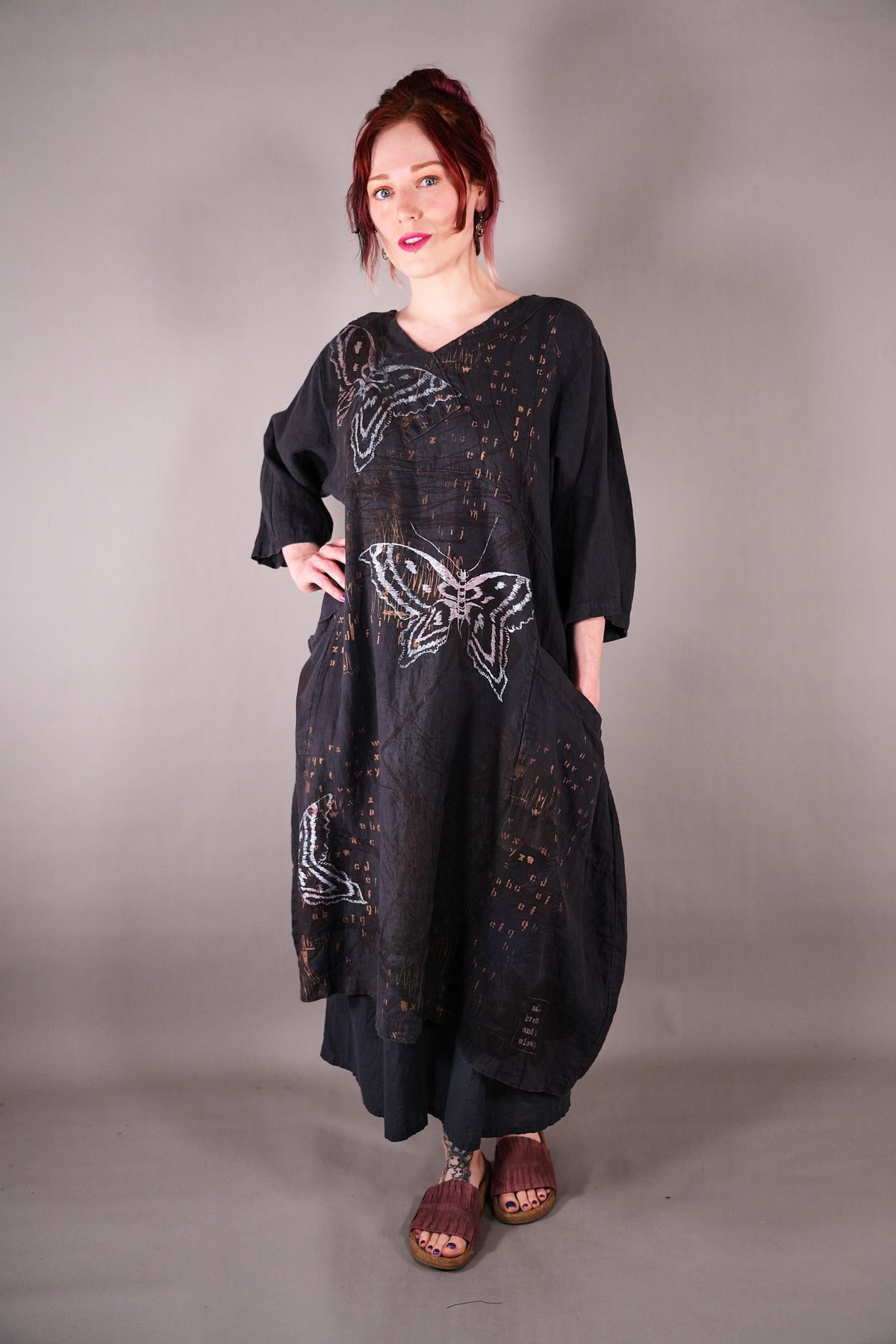 2133 Crossover Linen Tunic Black Sand Butterfly Alphabet