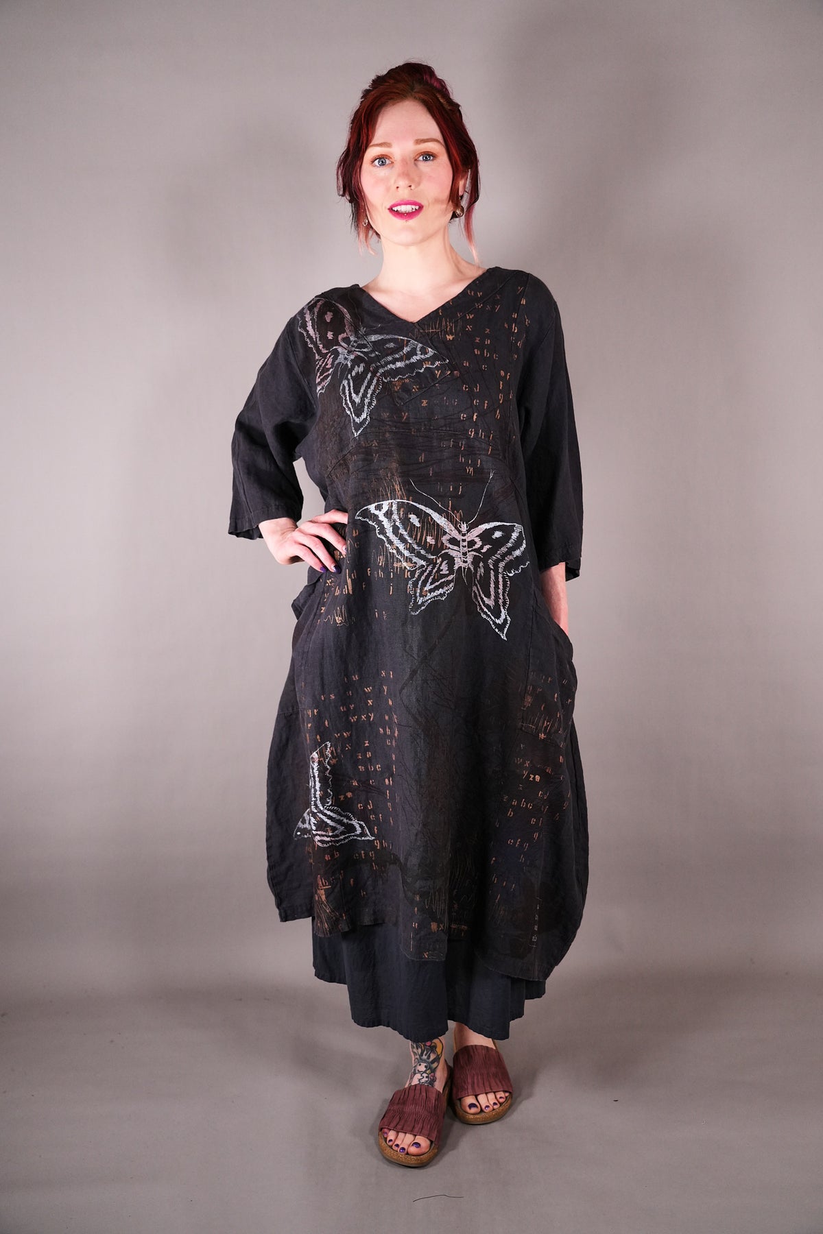 2133 Crossover Linen Tunic Black Sand Butterfly Alphabet