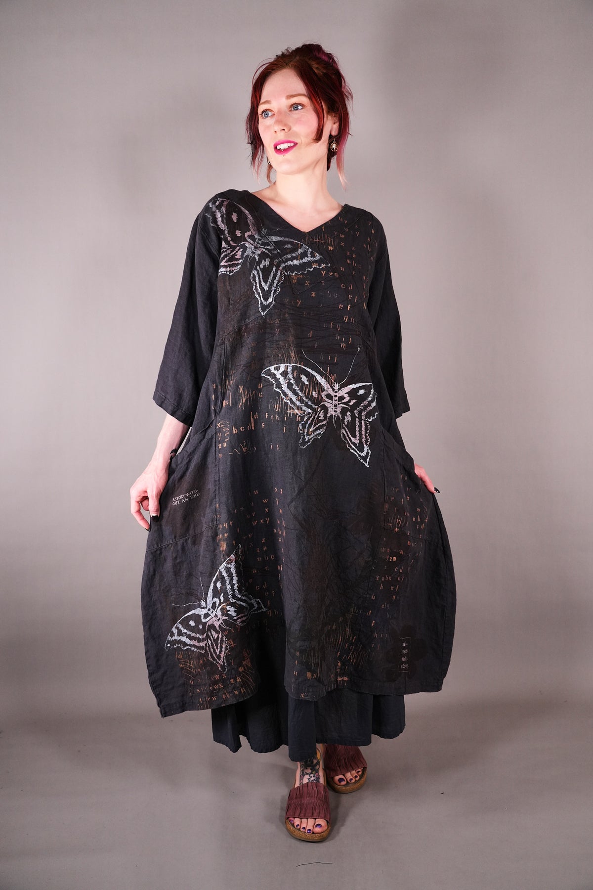 2133 Crossover Linen Tunic Black Sand Butterfly Alphabet