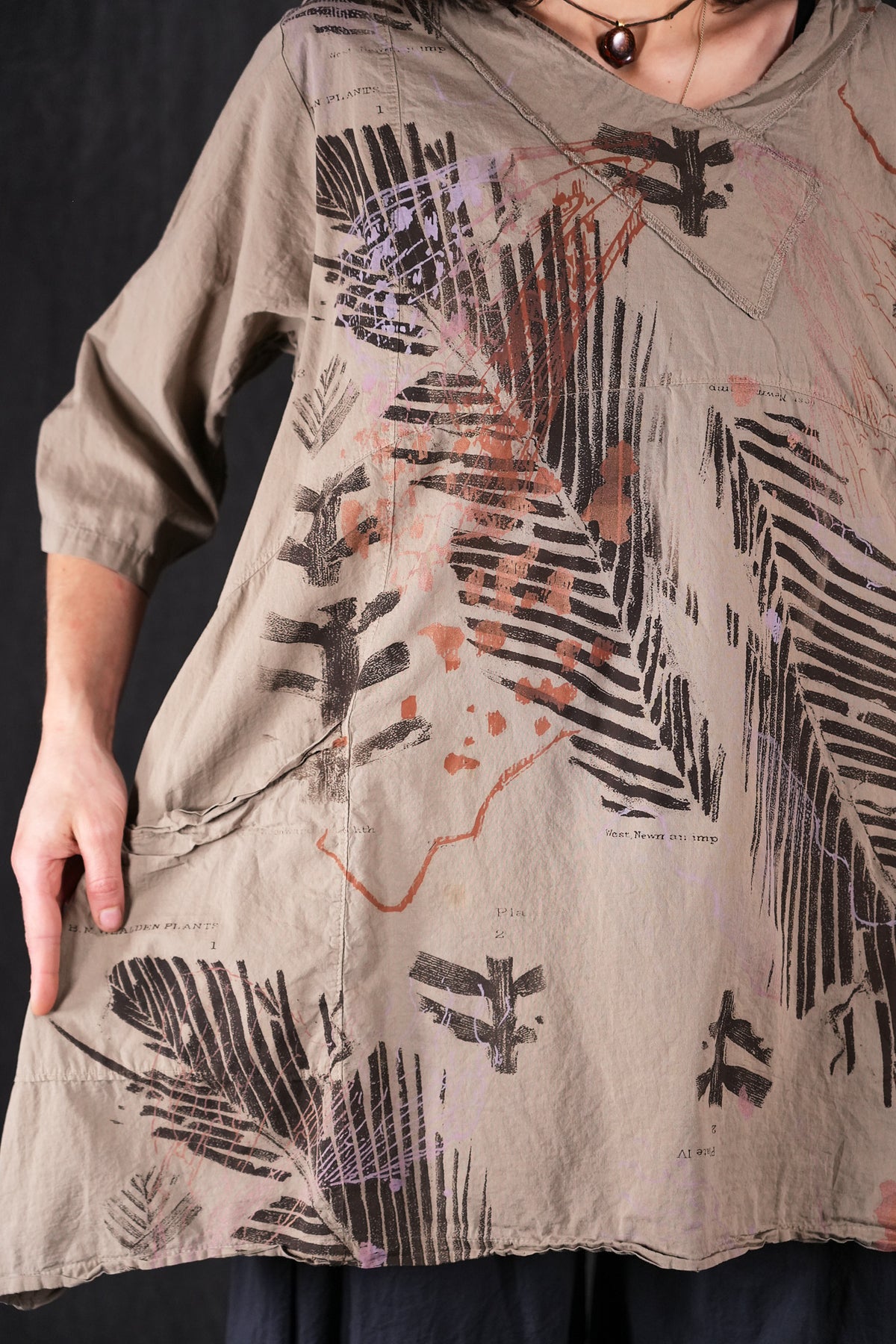 2133 Crossover Urchin Tunic Dovetail Leaf Wing-P