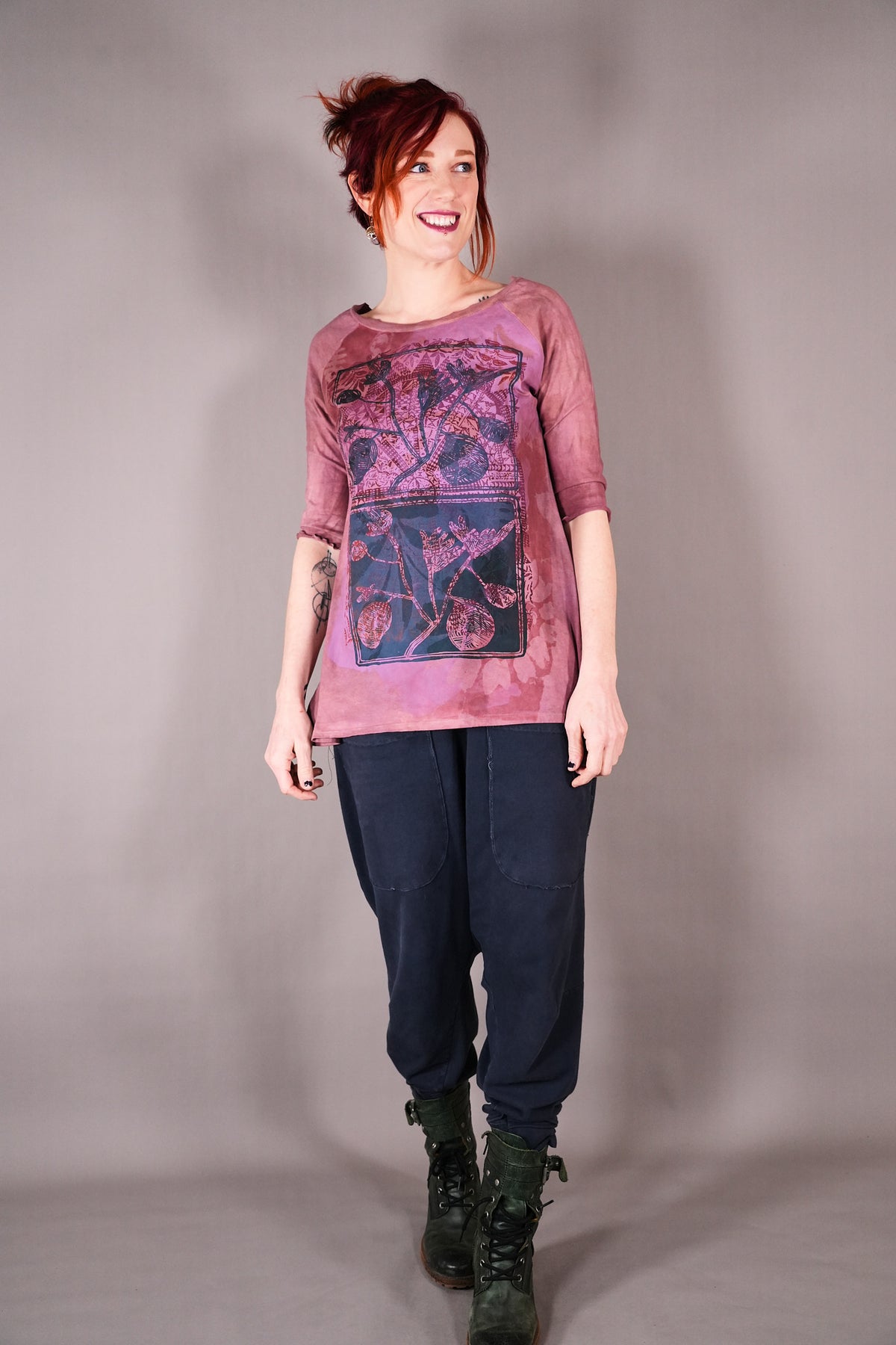 2139 HD Raglan Tee Dust Rose Flower Negative