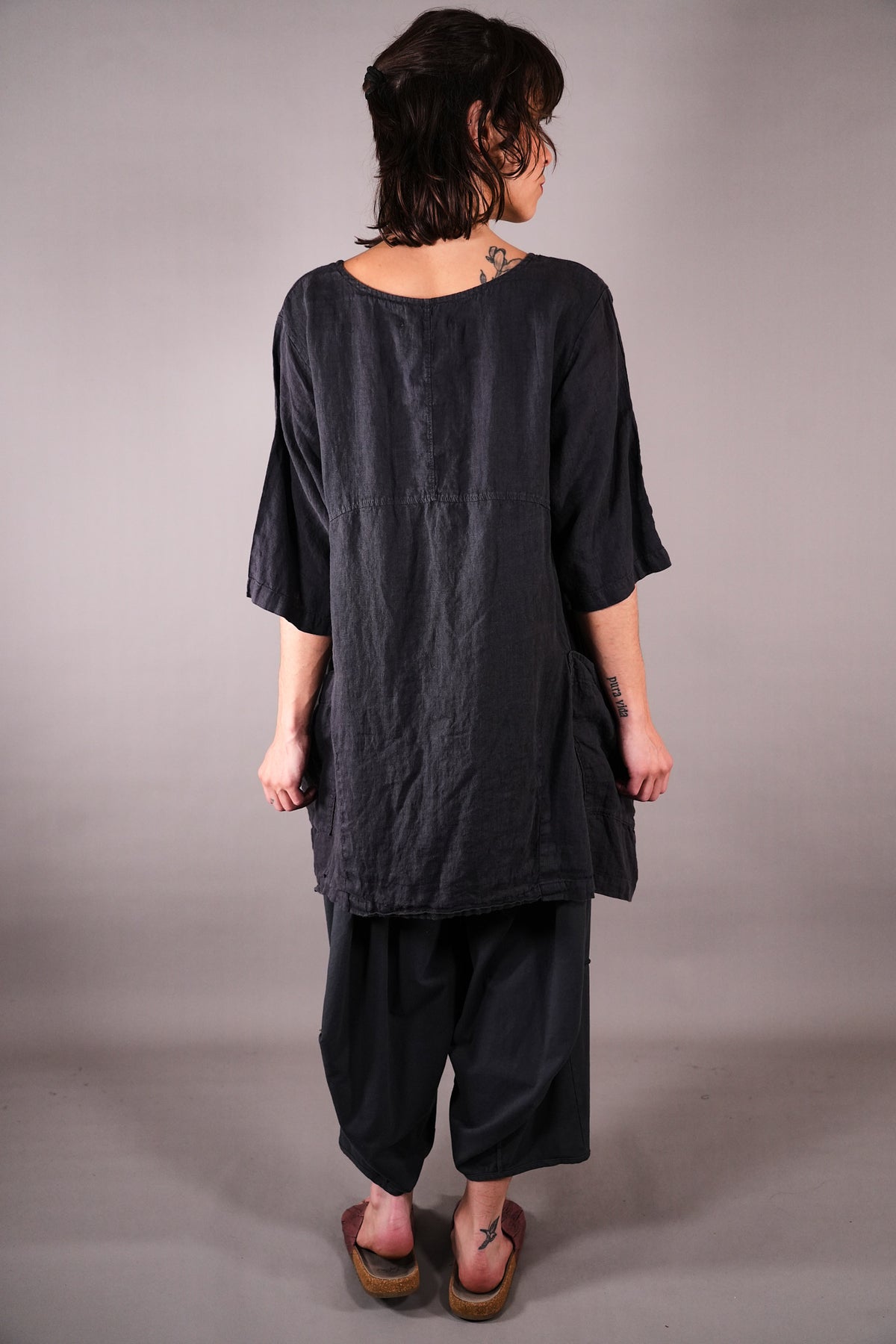 2270 Seaside Linen Tunic Black Sand Love Letter