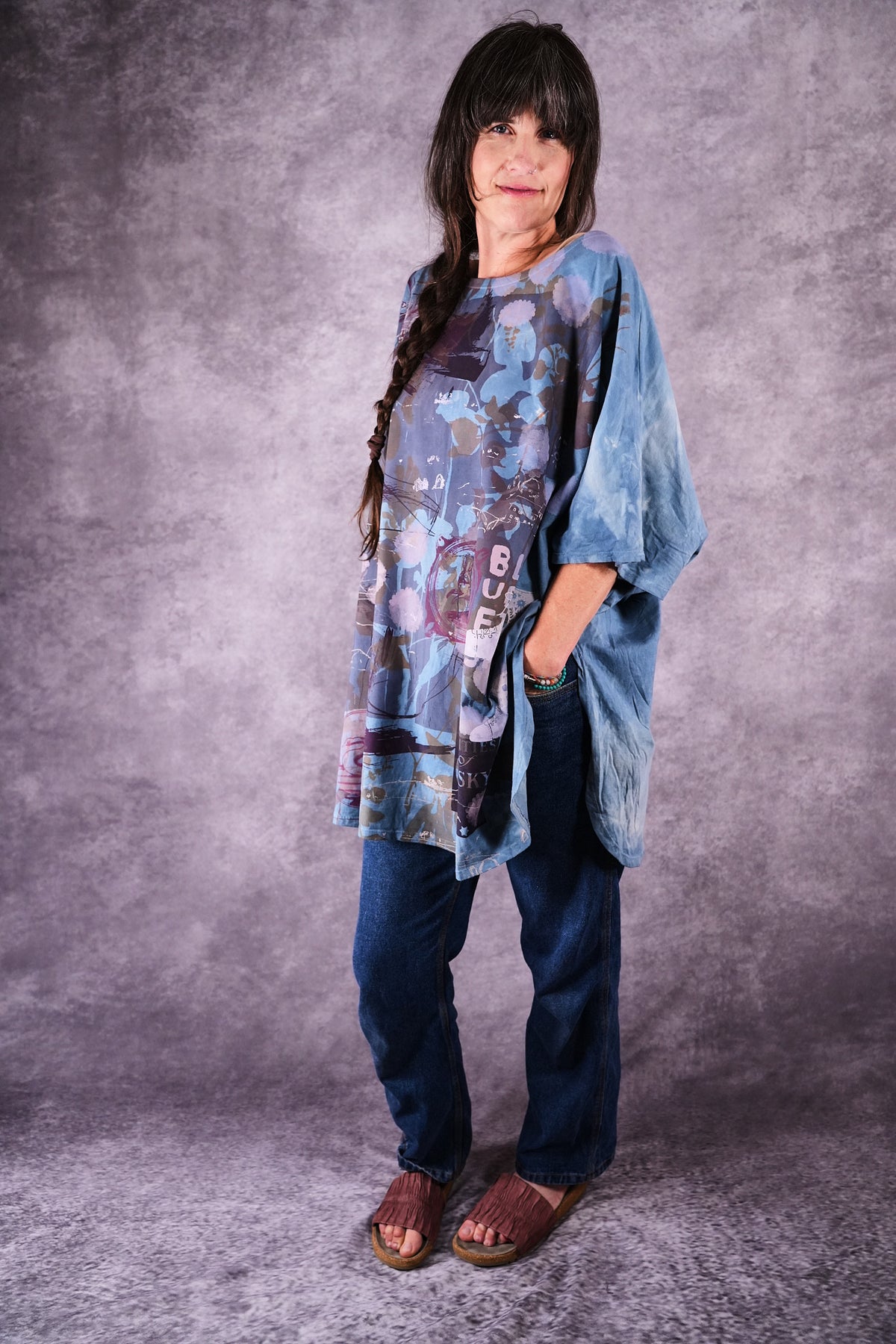 2356 HD Side Slit Art Tee Blue Curiosities