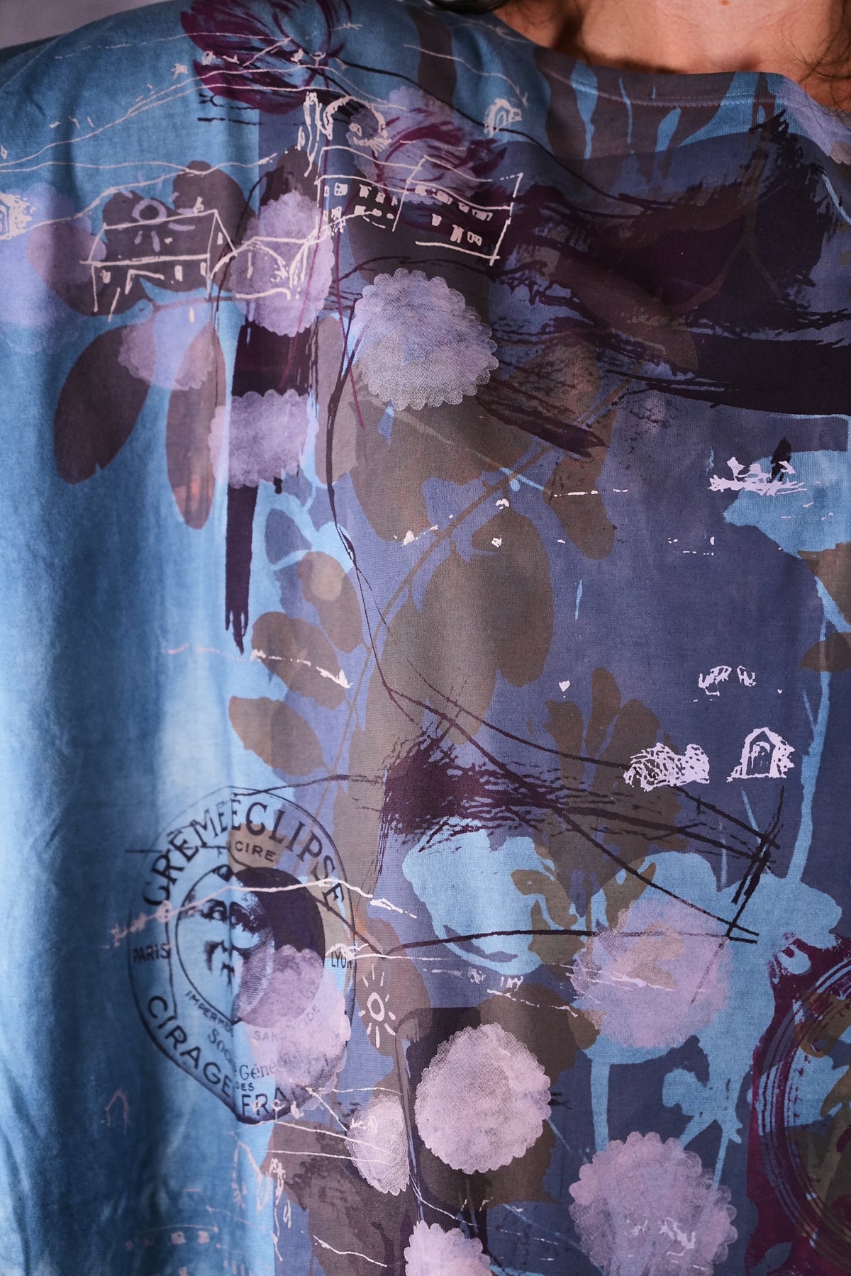 2356 HD Side Slit Art Tee Blue Curiosities