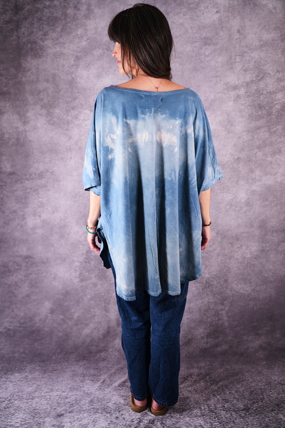 2356 HD Side Slit Art Tee Blue Curiosities