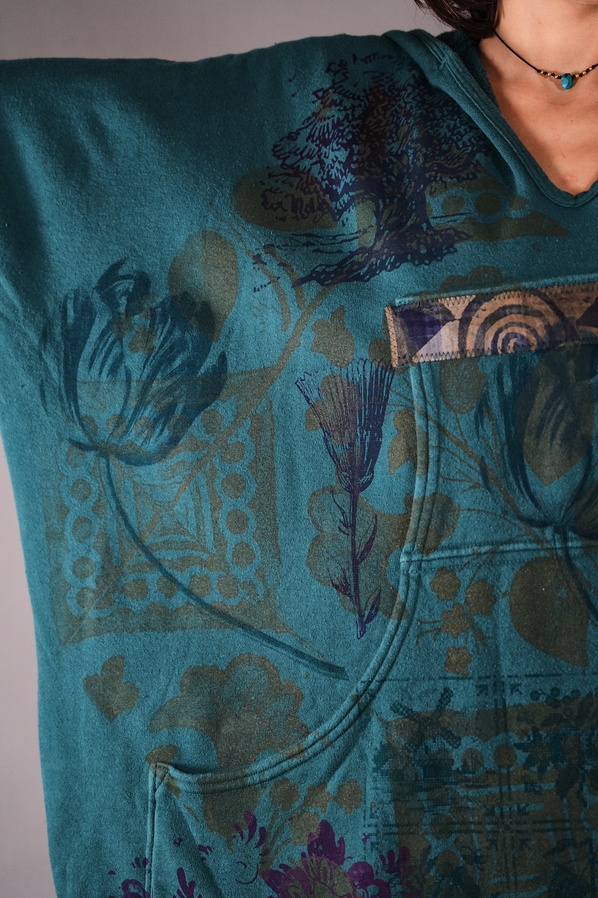 5273 Sketchbook Hoodie Emerald Farmers Market