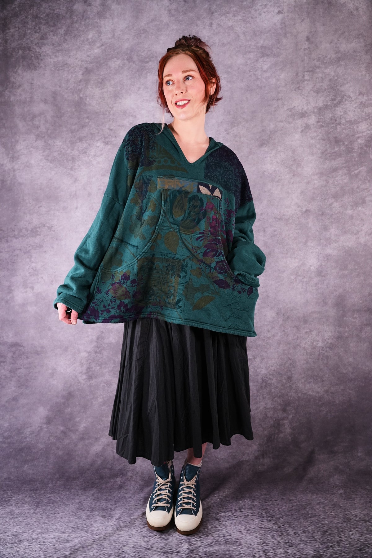 5273 Sketchbook Hoodie Emerald Farmers Market