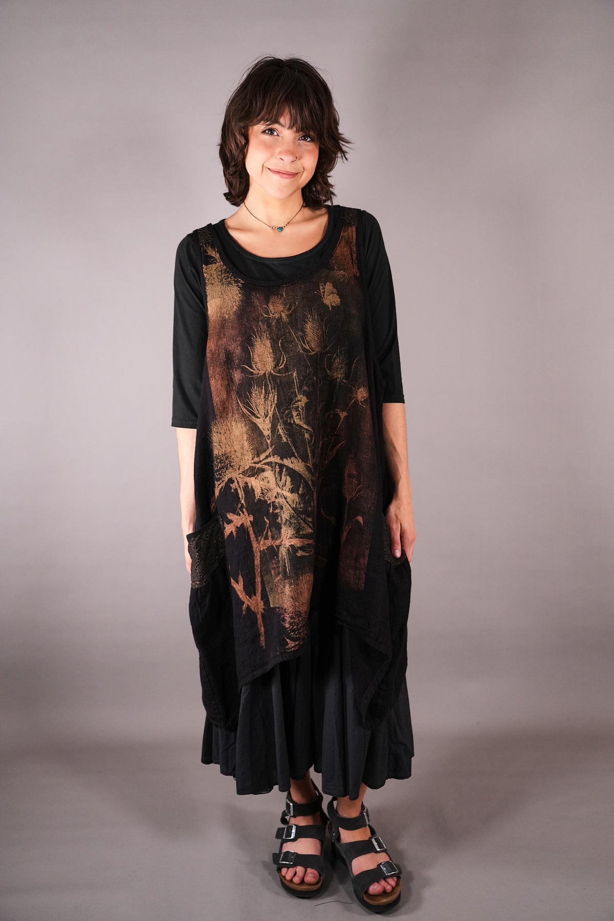 6182 Lace Pinafore Black Thistle Garden