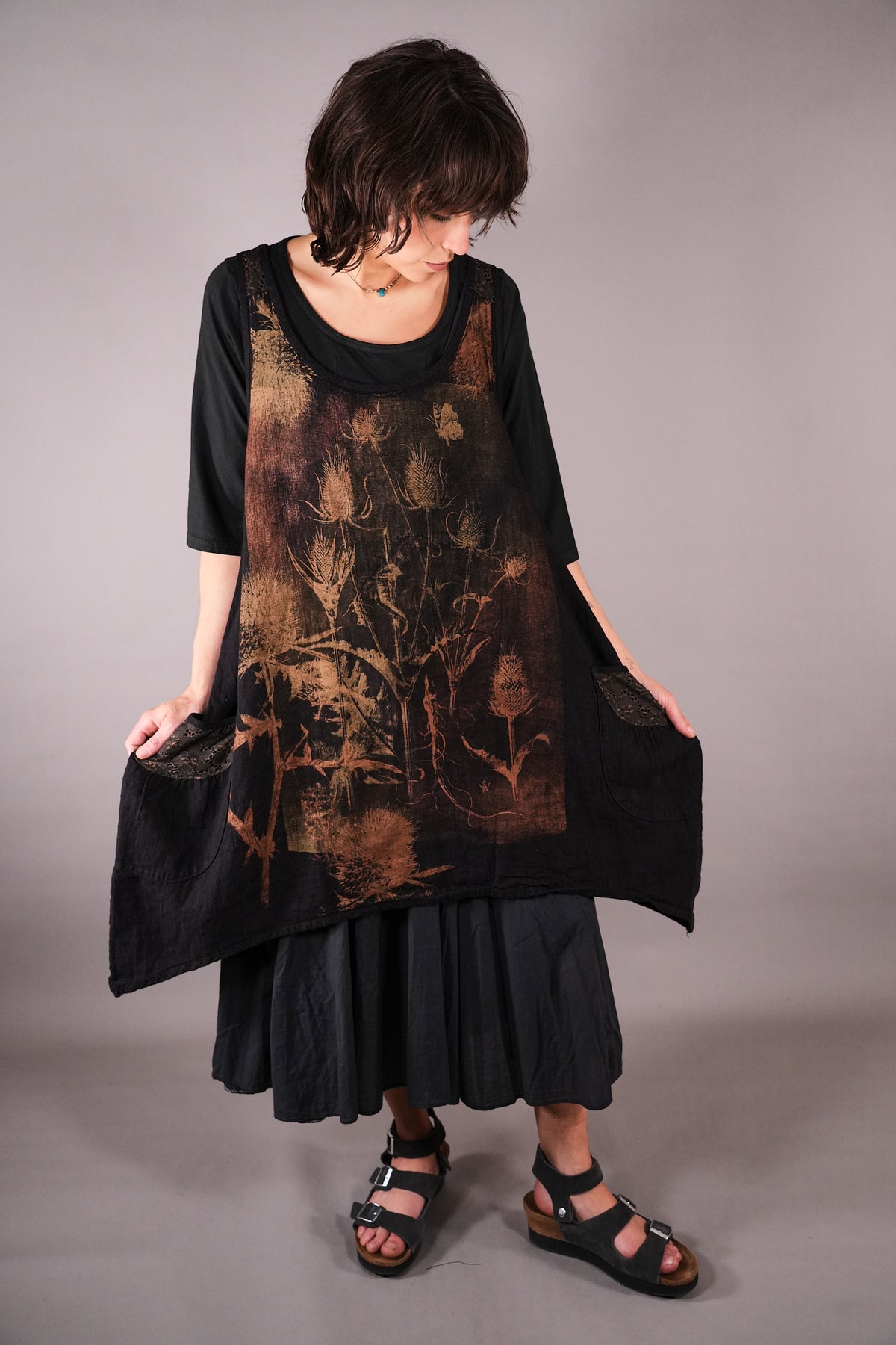 6182 Lace Pinafore Black Thistle Garden