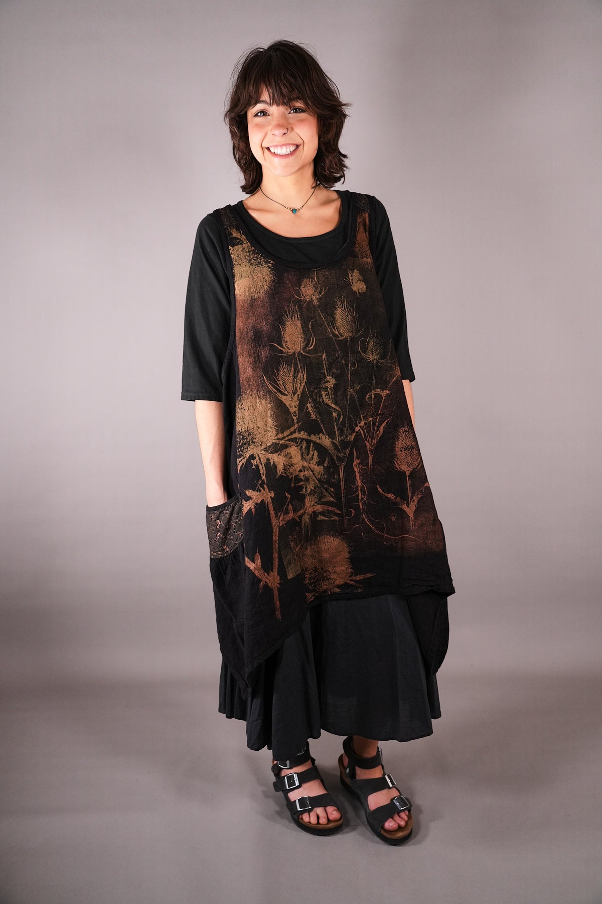 6182 Lace Pinafore Black Thistle Garden