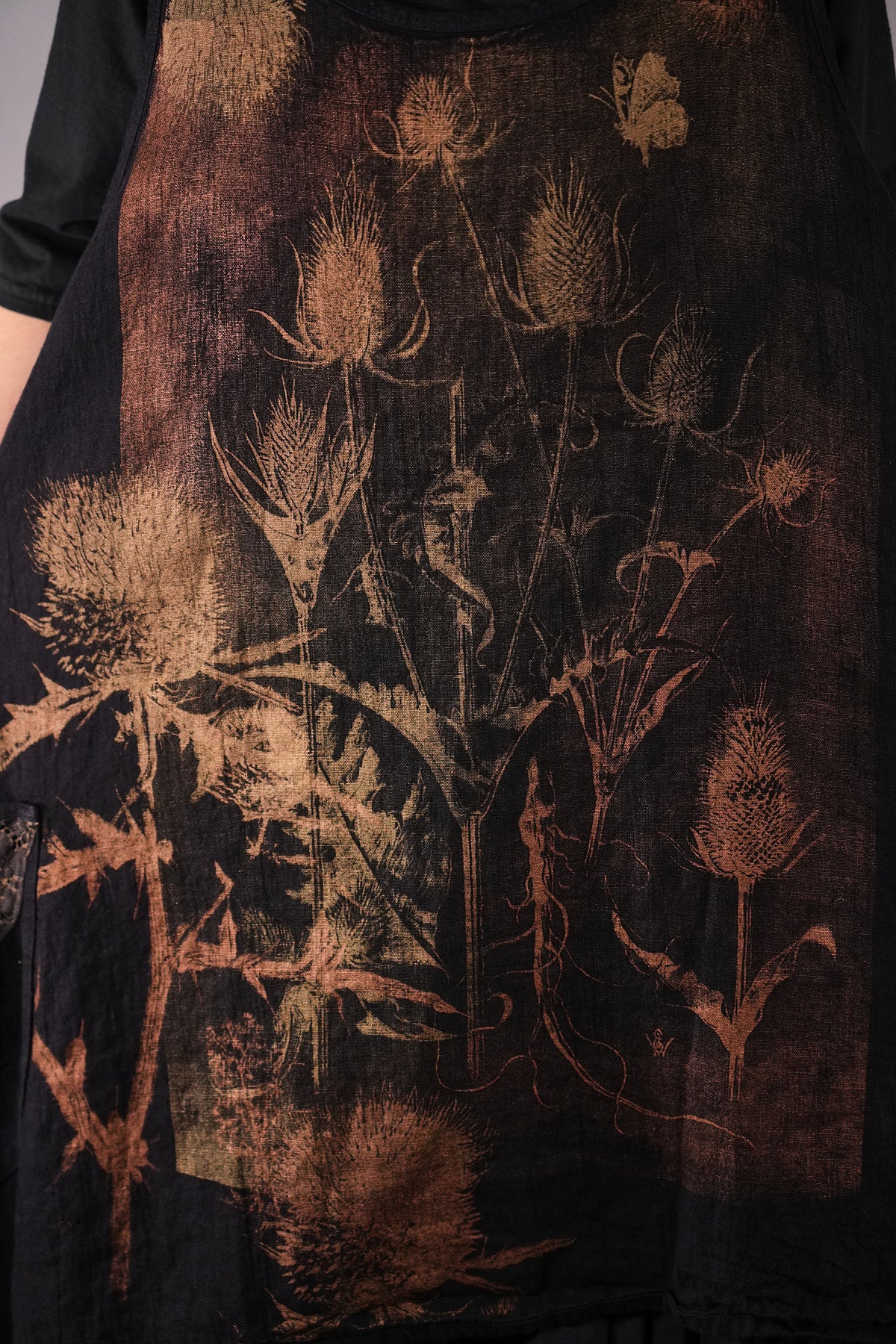 6182 Lace Pinafore Black Thistle Garden