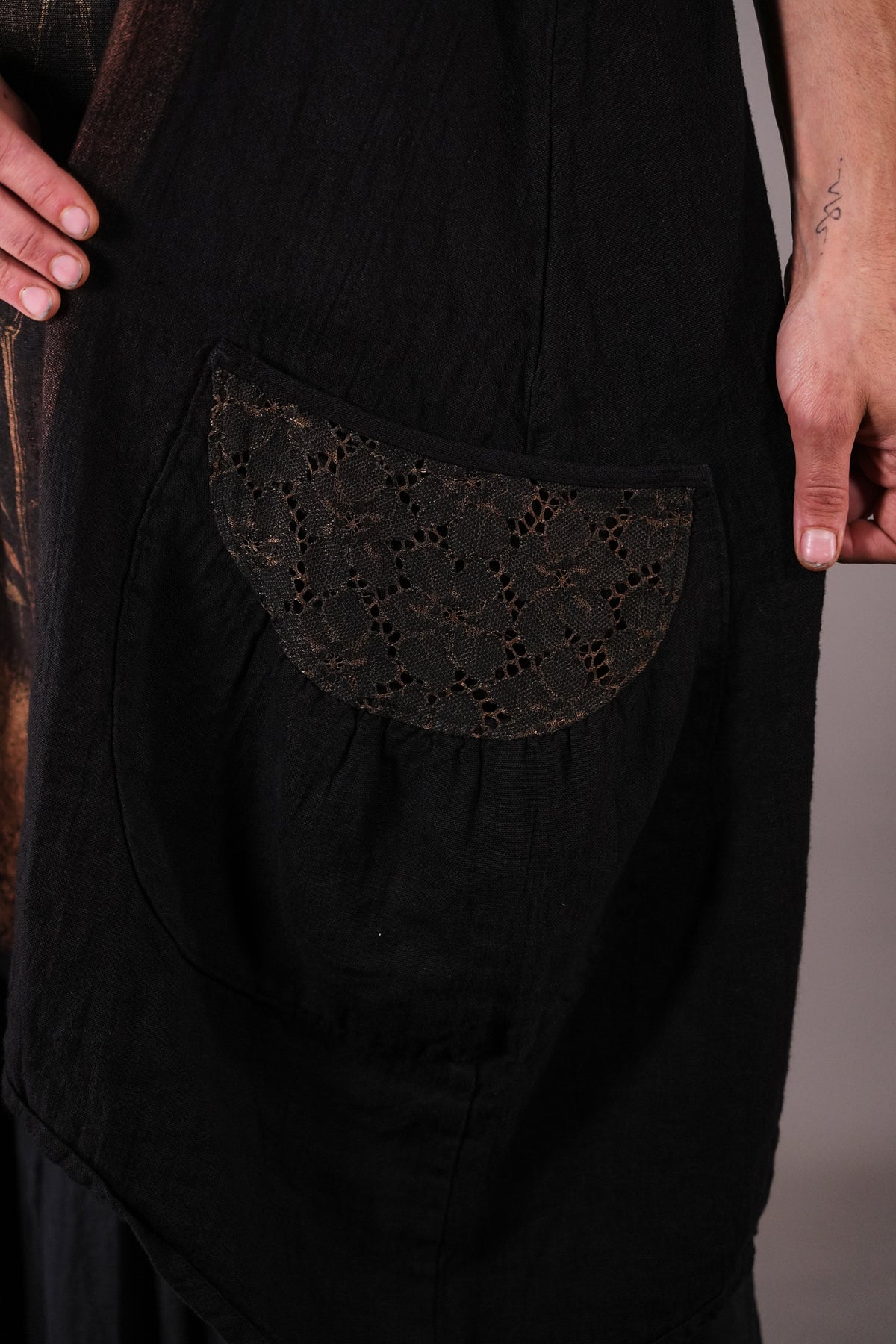 6182 Lace Pinafore Black Thistle Garden
