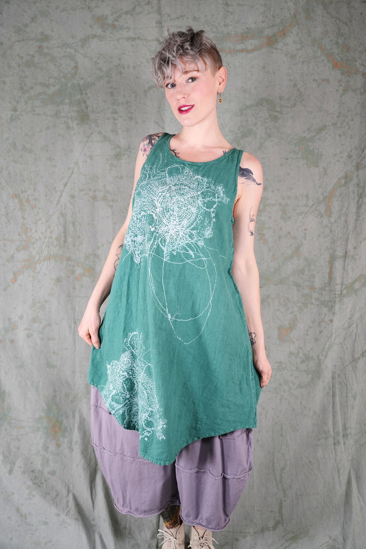 6220 Linen Scoop Hem Midlayer Jade Ornamental-P