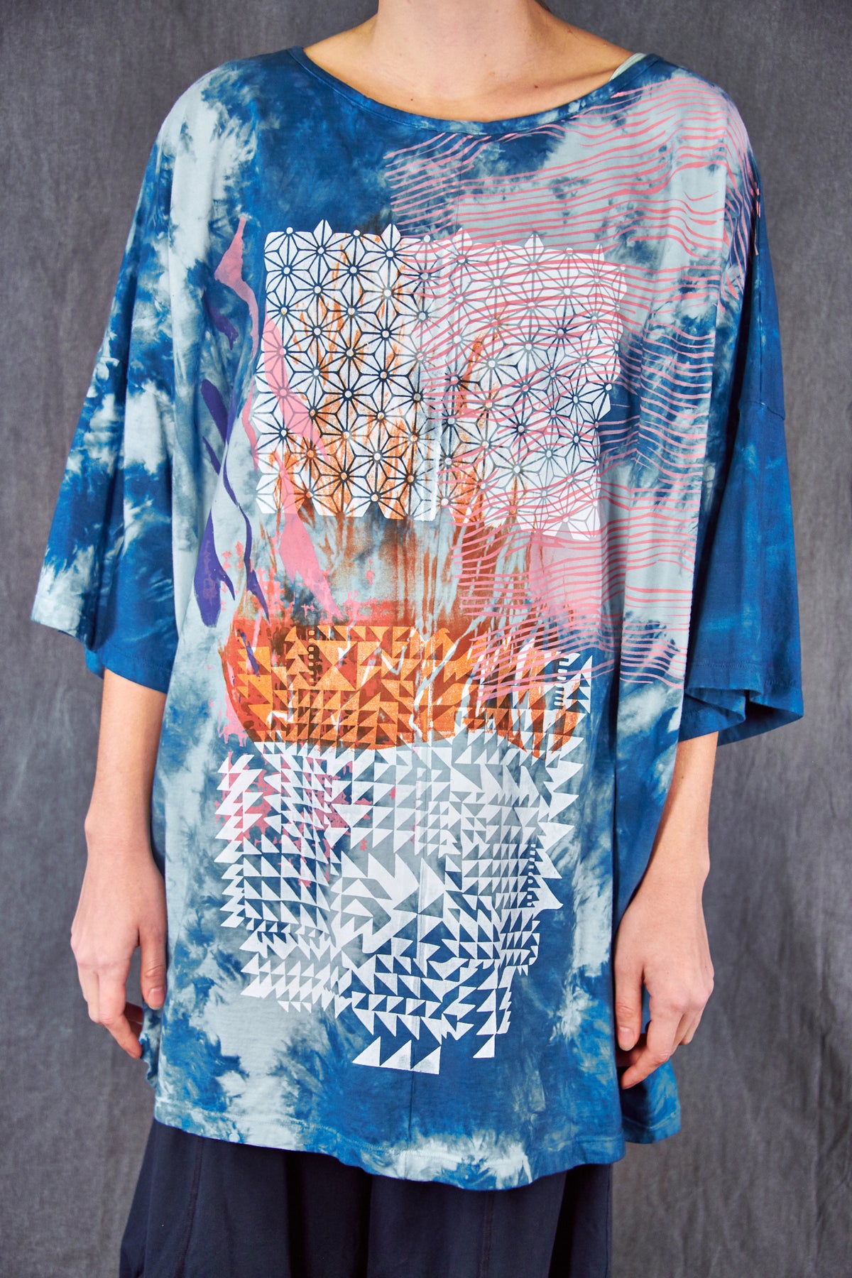 1236HD Line Tee-Modern Mountain Sky-32” L