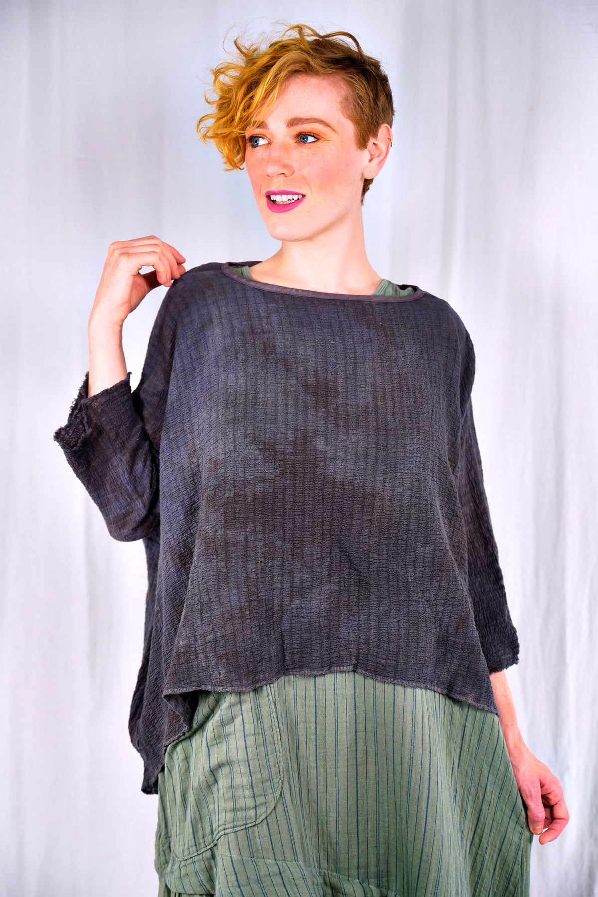 2277 Hand Dyed Crinkle Top Night Shadow O/S