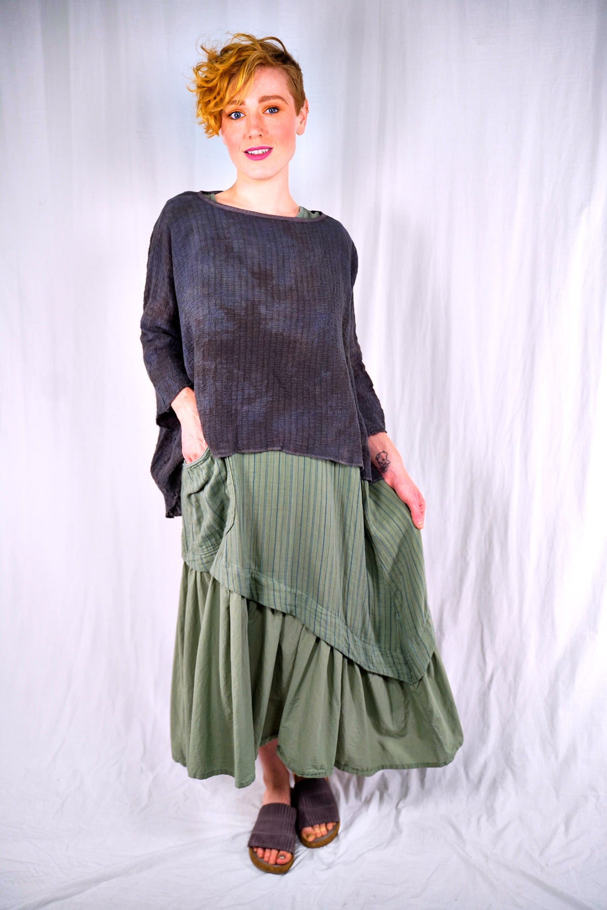 2277 Hand Dyed Crinkle Top Night Shadow O/S