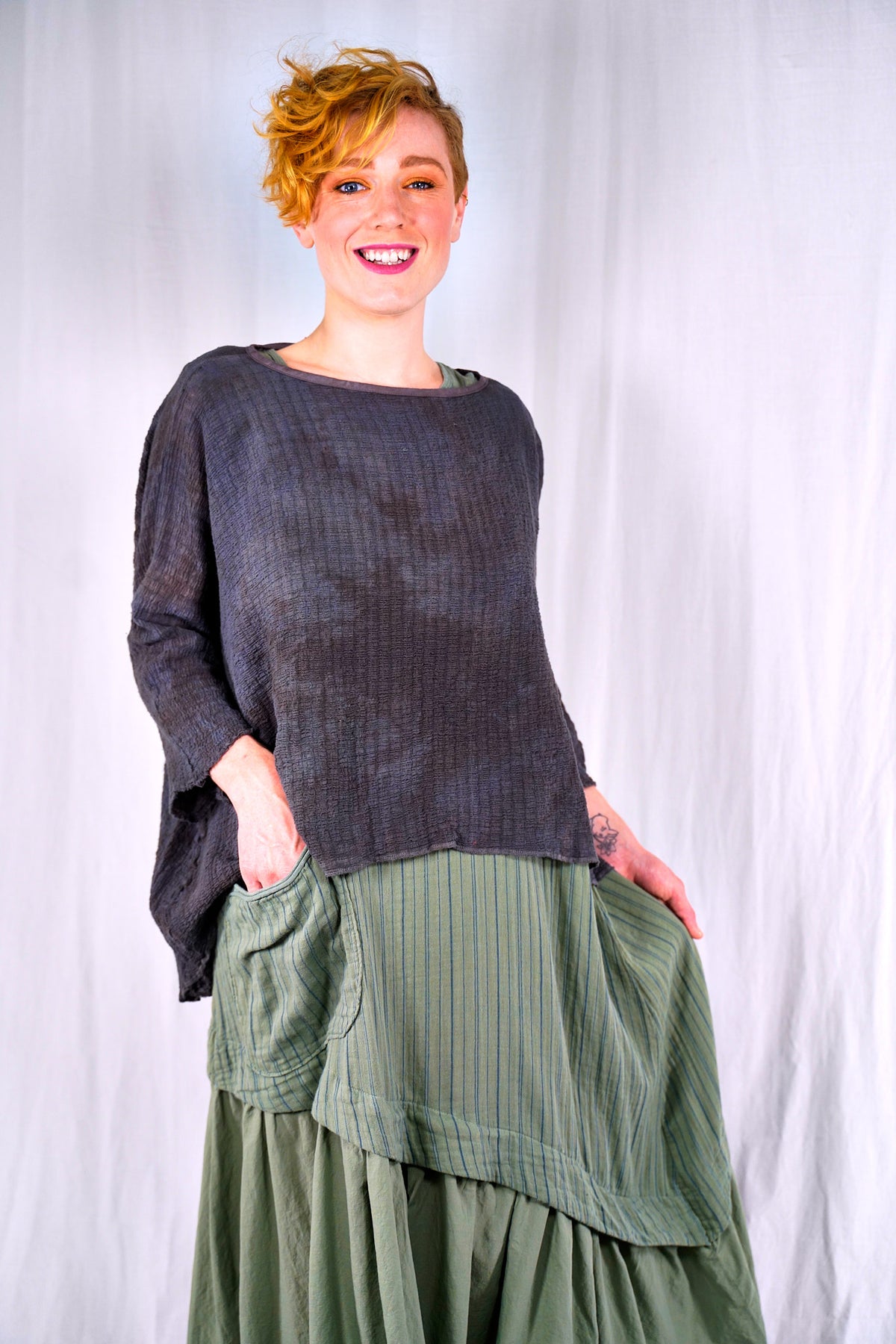 2277 Hand Dyed Crinkle Top Night Shadow O/S