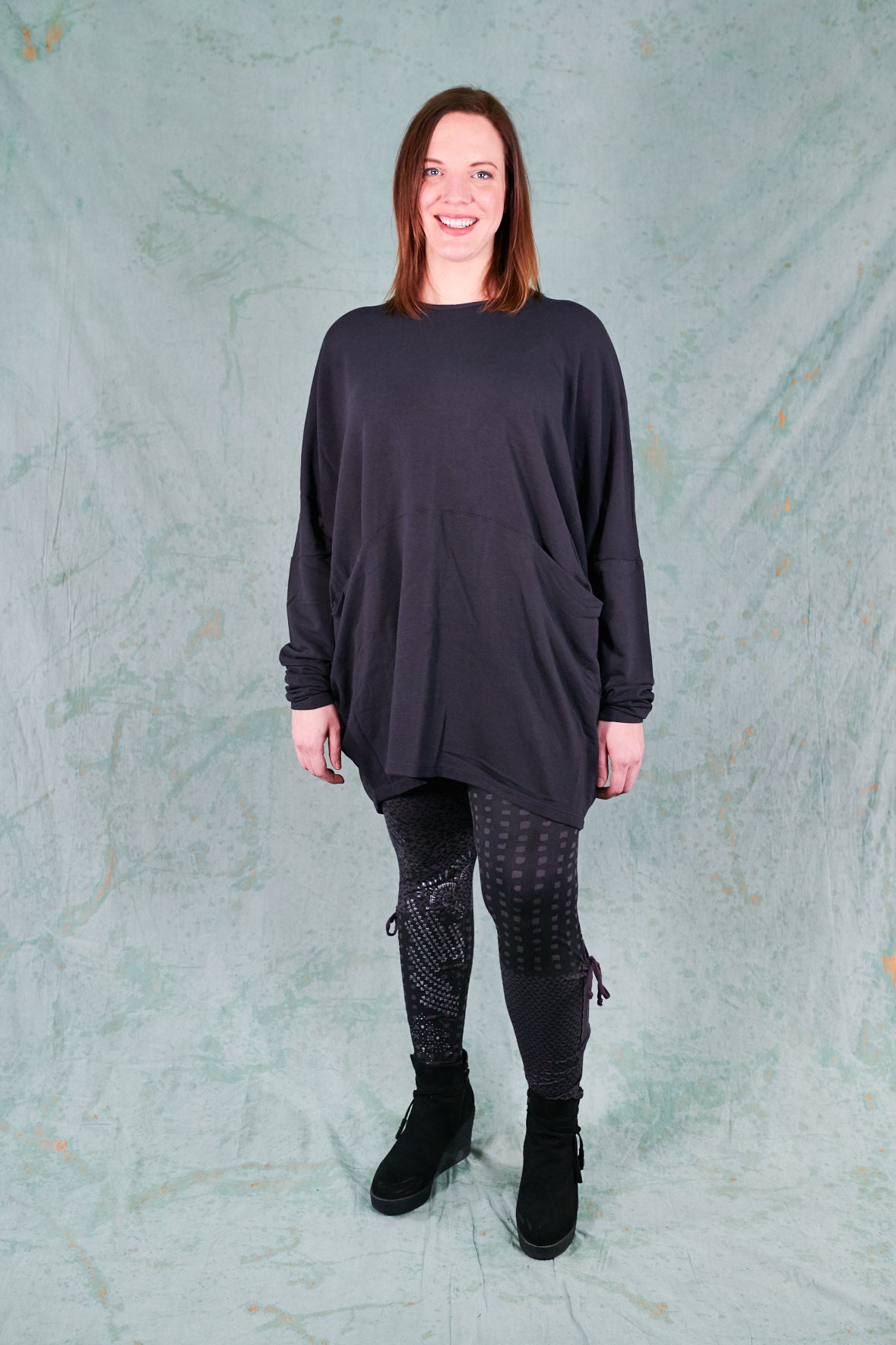 2296 Cocoon Pullover Plumblack-Unprinted