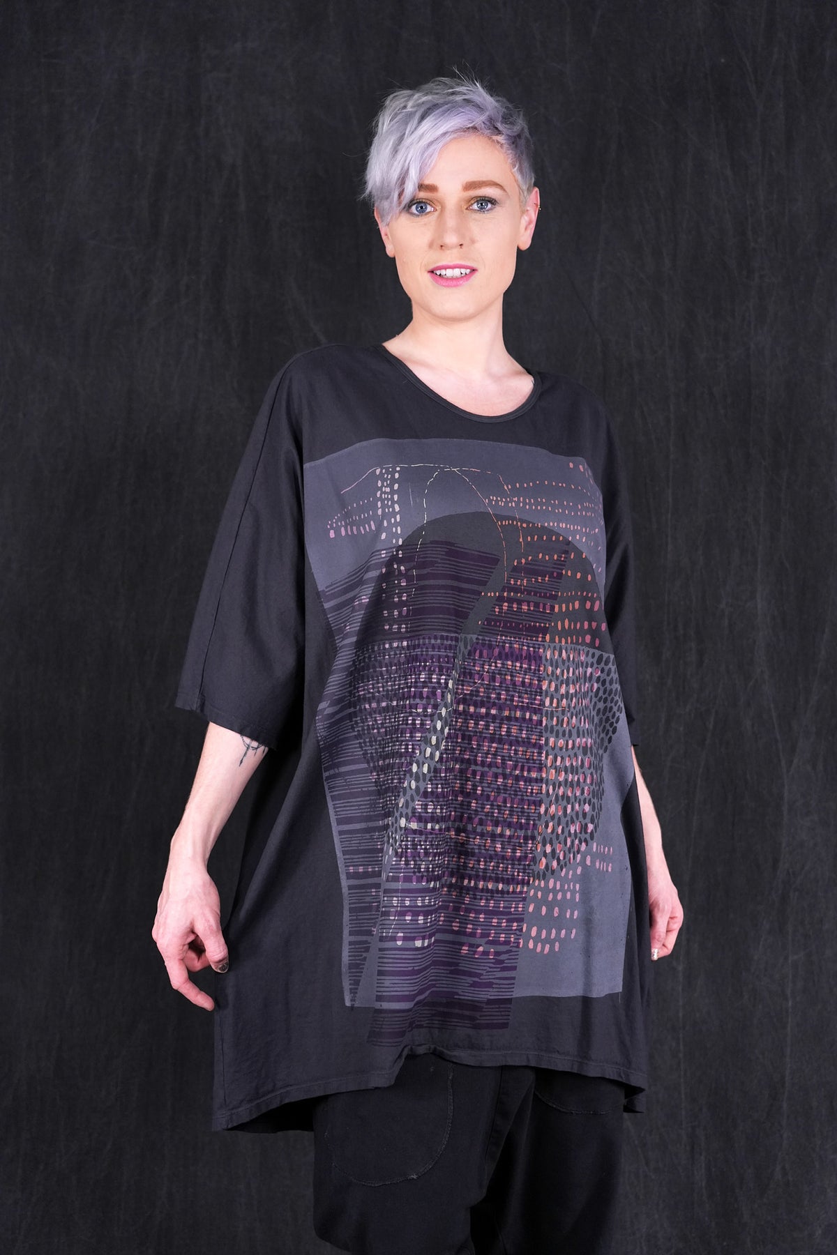 2358 Tournesol Tee Carbon-P