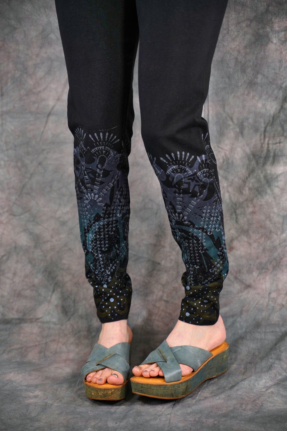 3136 Handprinted Legging Black Lace