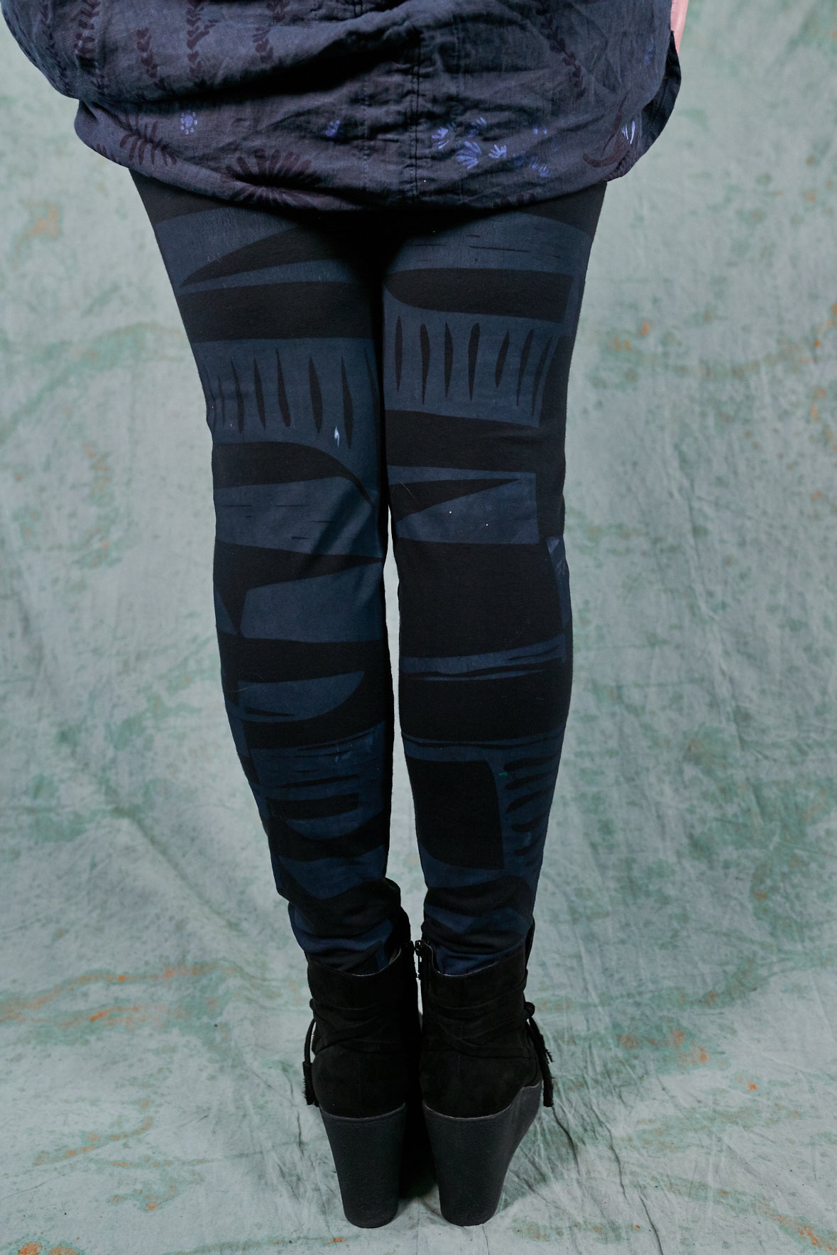 3136 Lightweight Legging-Black-Postmodern Stencil