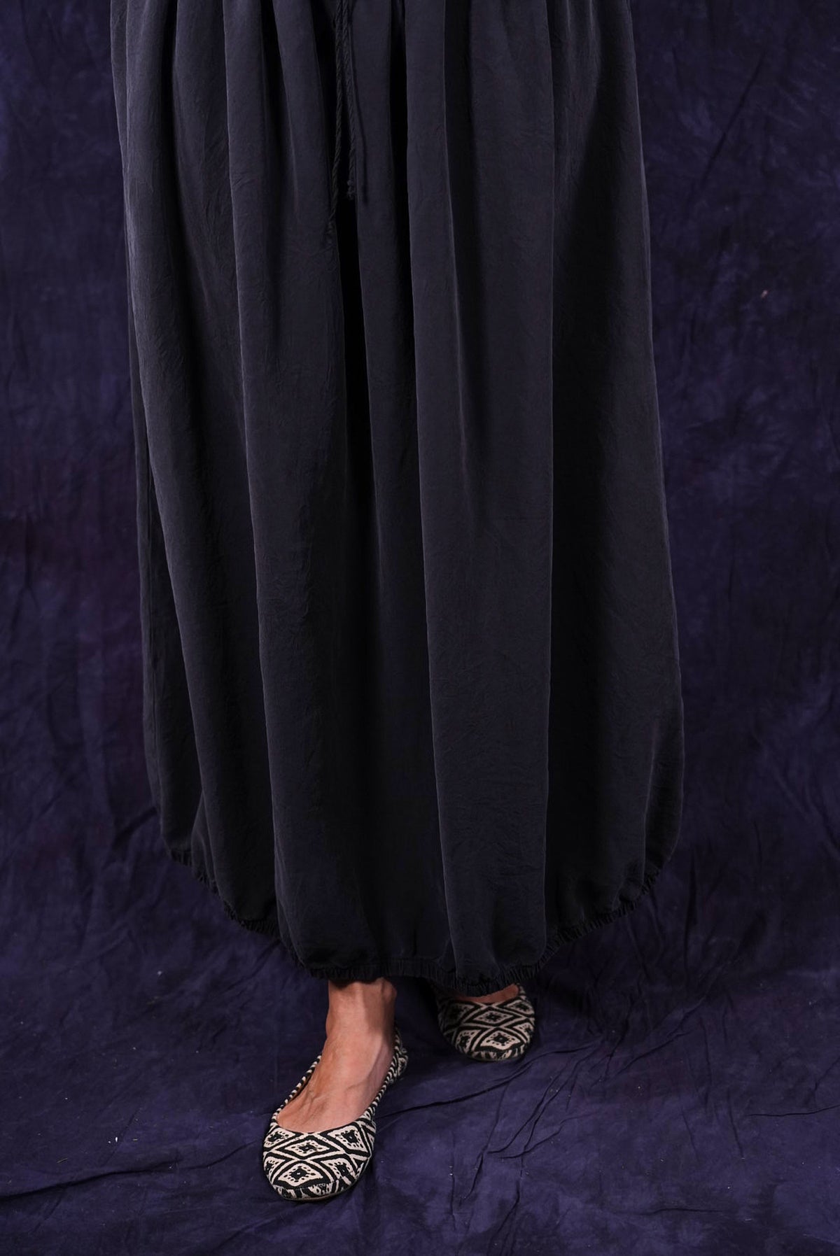 4182 Gathered Hem Silk Skirt Black