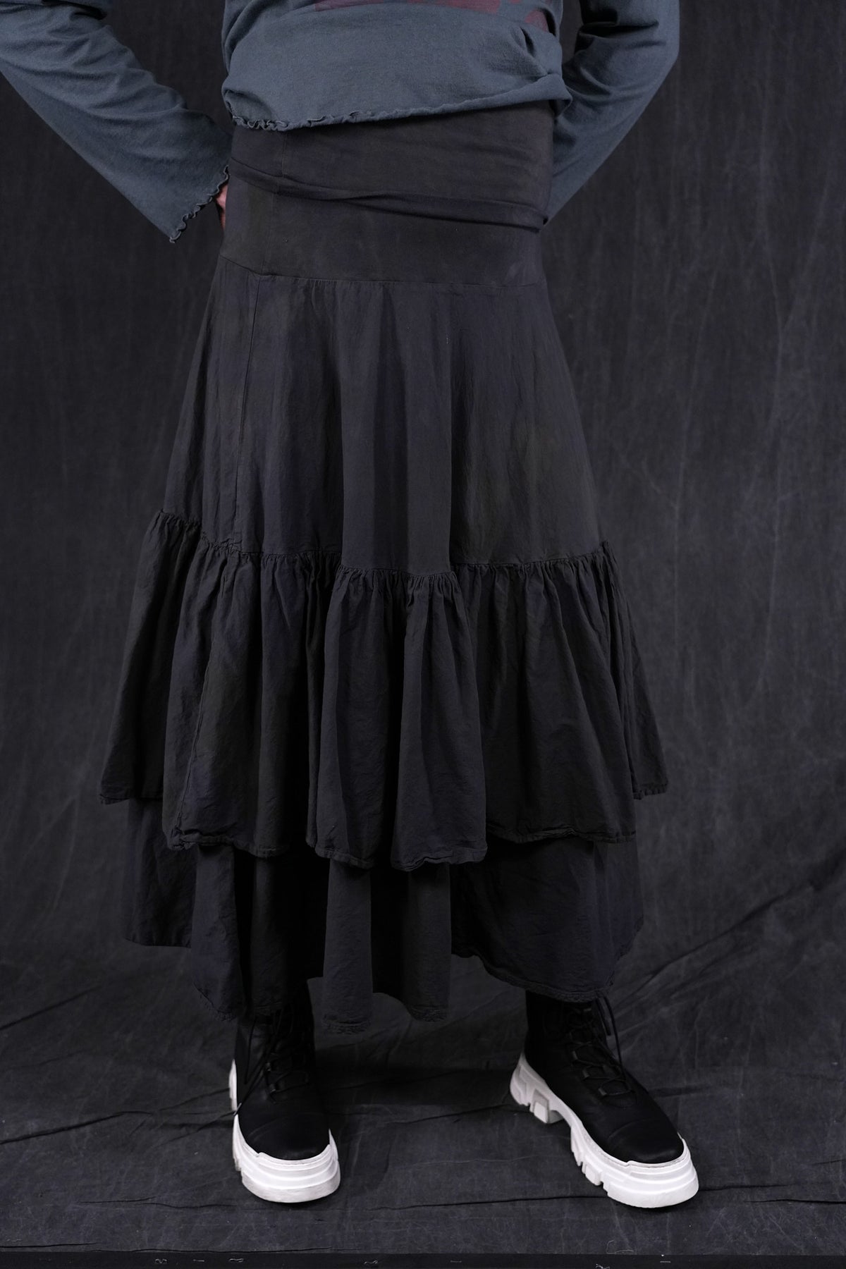 4186HD Cottage Tiered Skirt Black-U