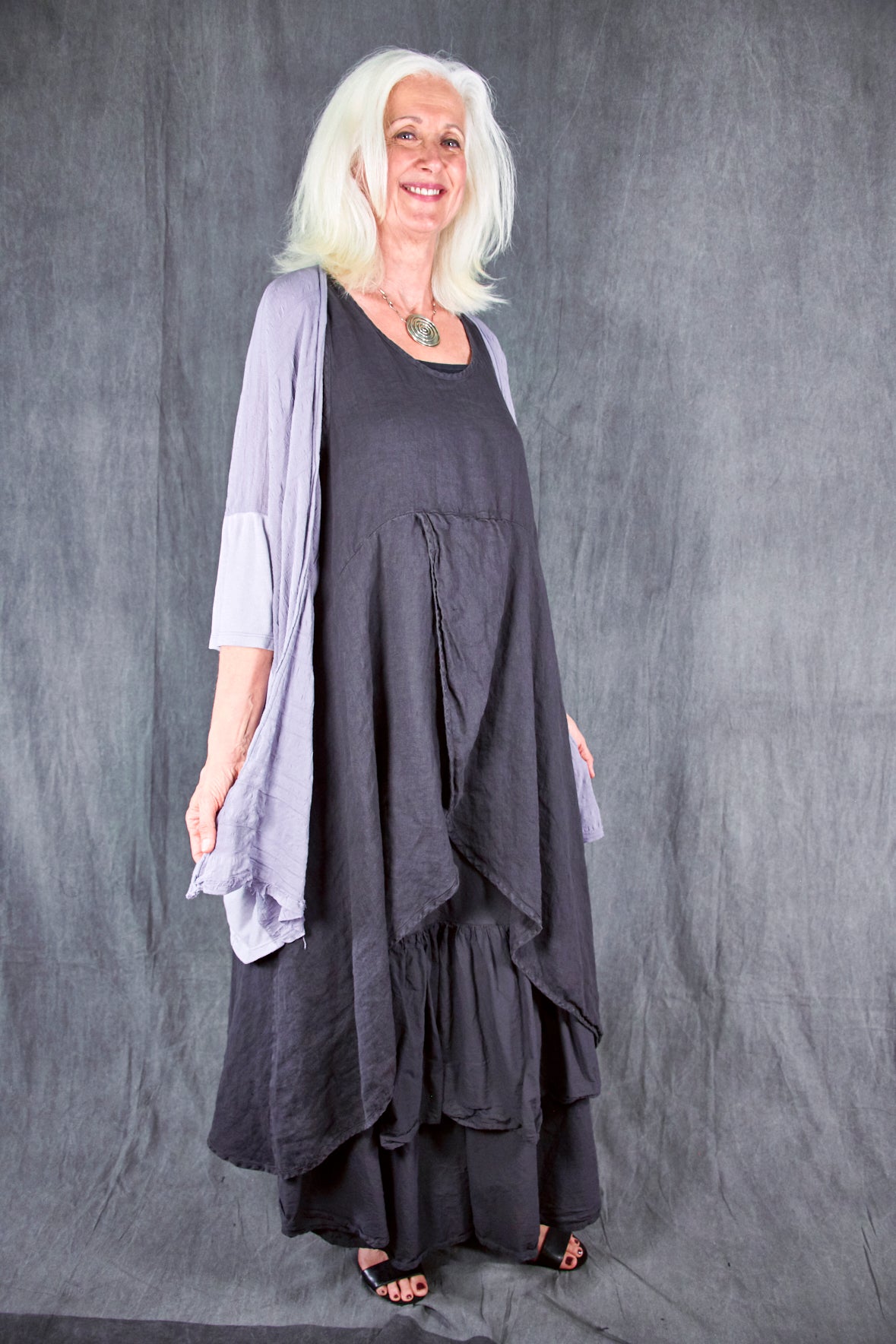 6214A  Tulip Midlayer Black Sand-U