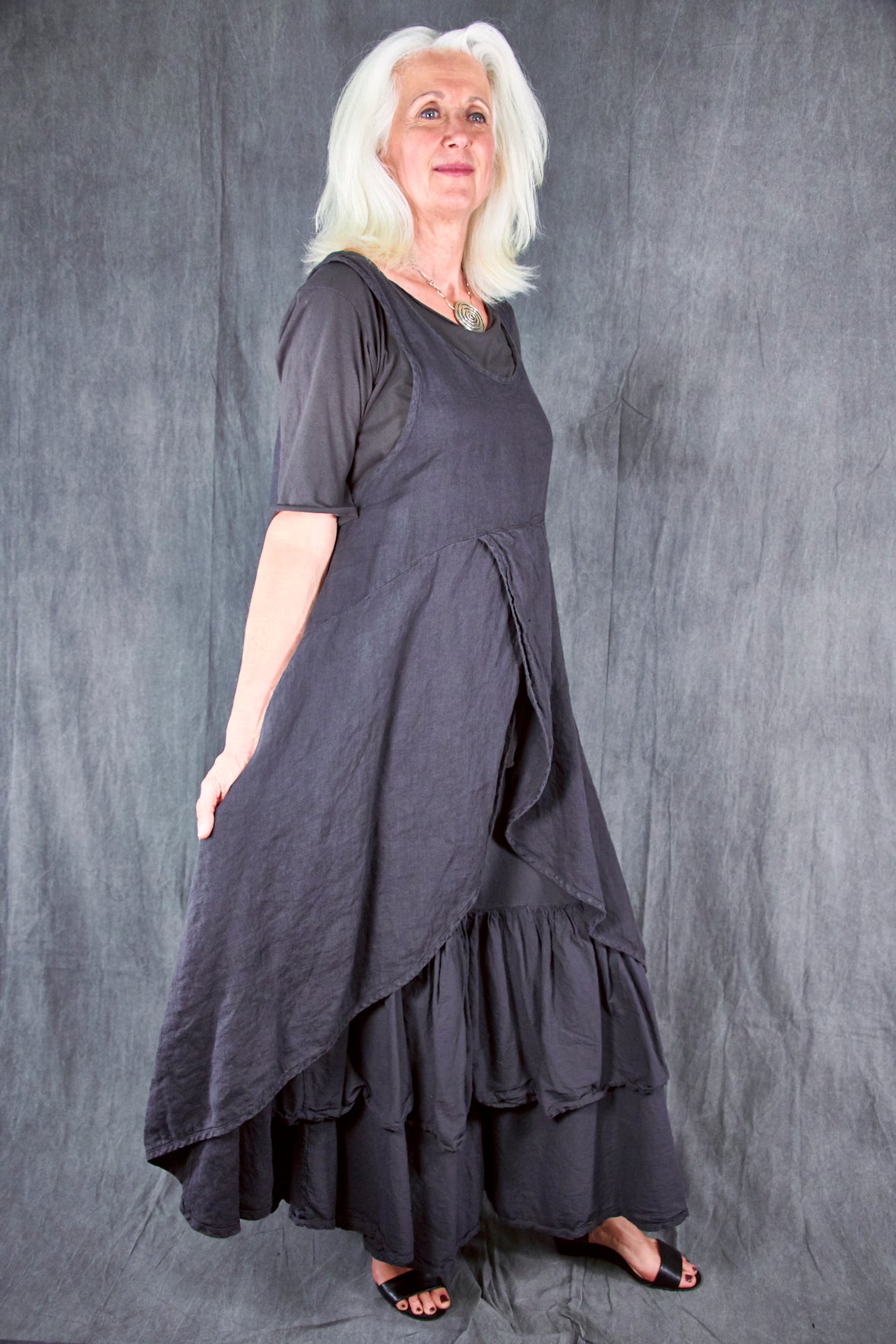 6214A  Tulip Midlayer Black Sand-U