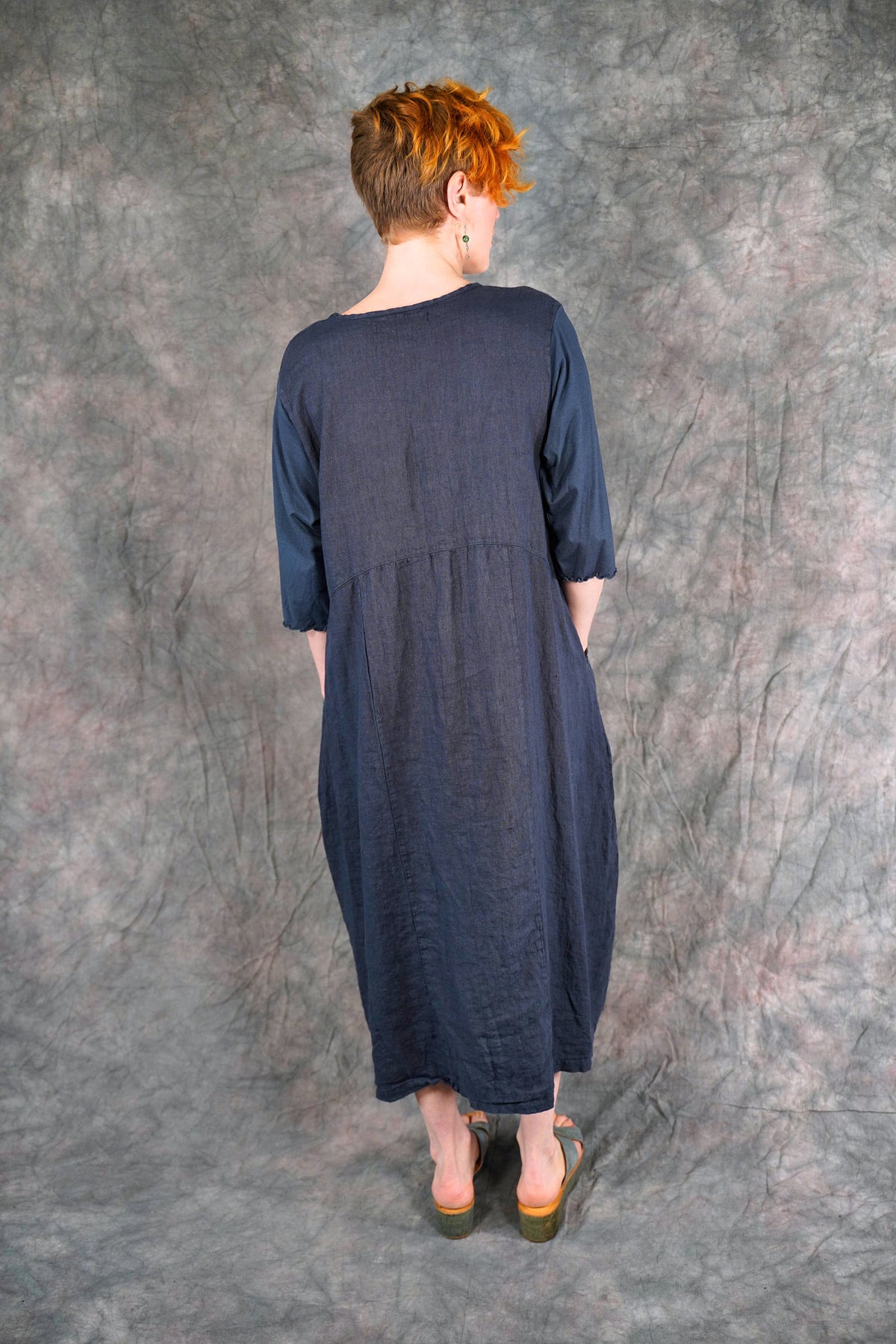 7214 The Linen Dress Shadow-U