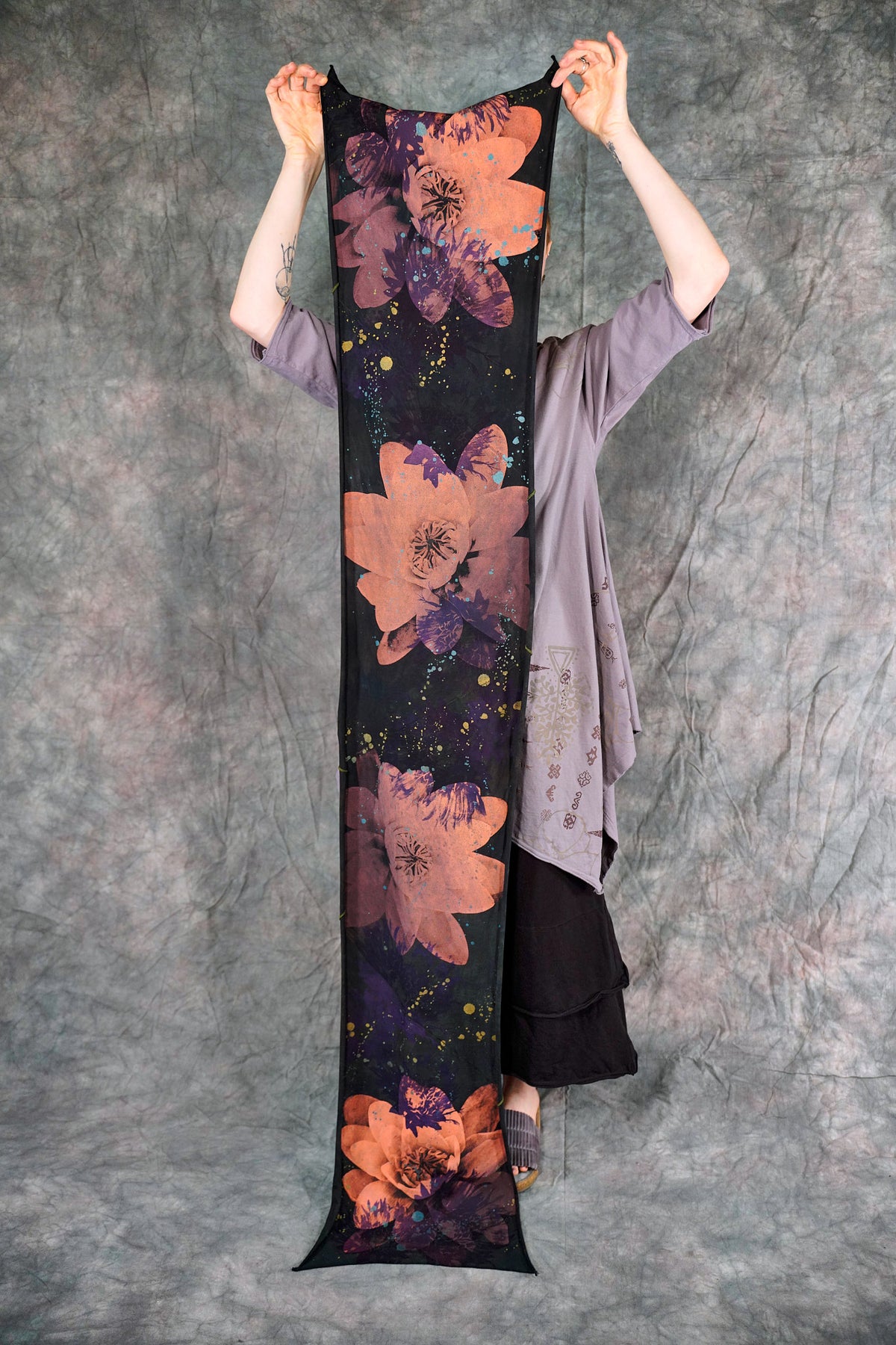 8125 Hand Dyed Scarf Monsoon Lotus-P