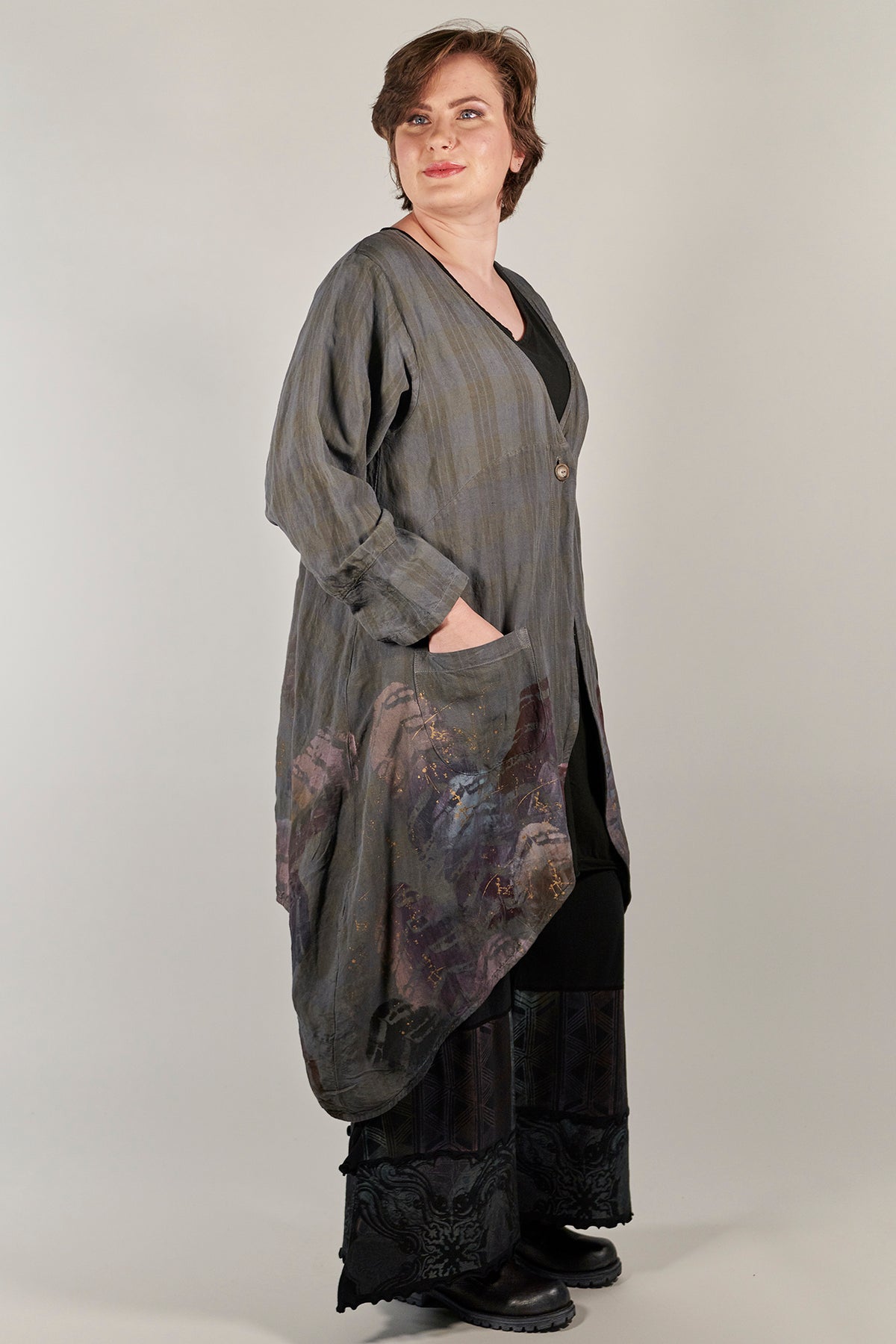 5266 Geoides Duster Graycious - Ethereal Feathers