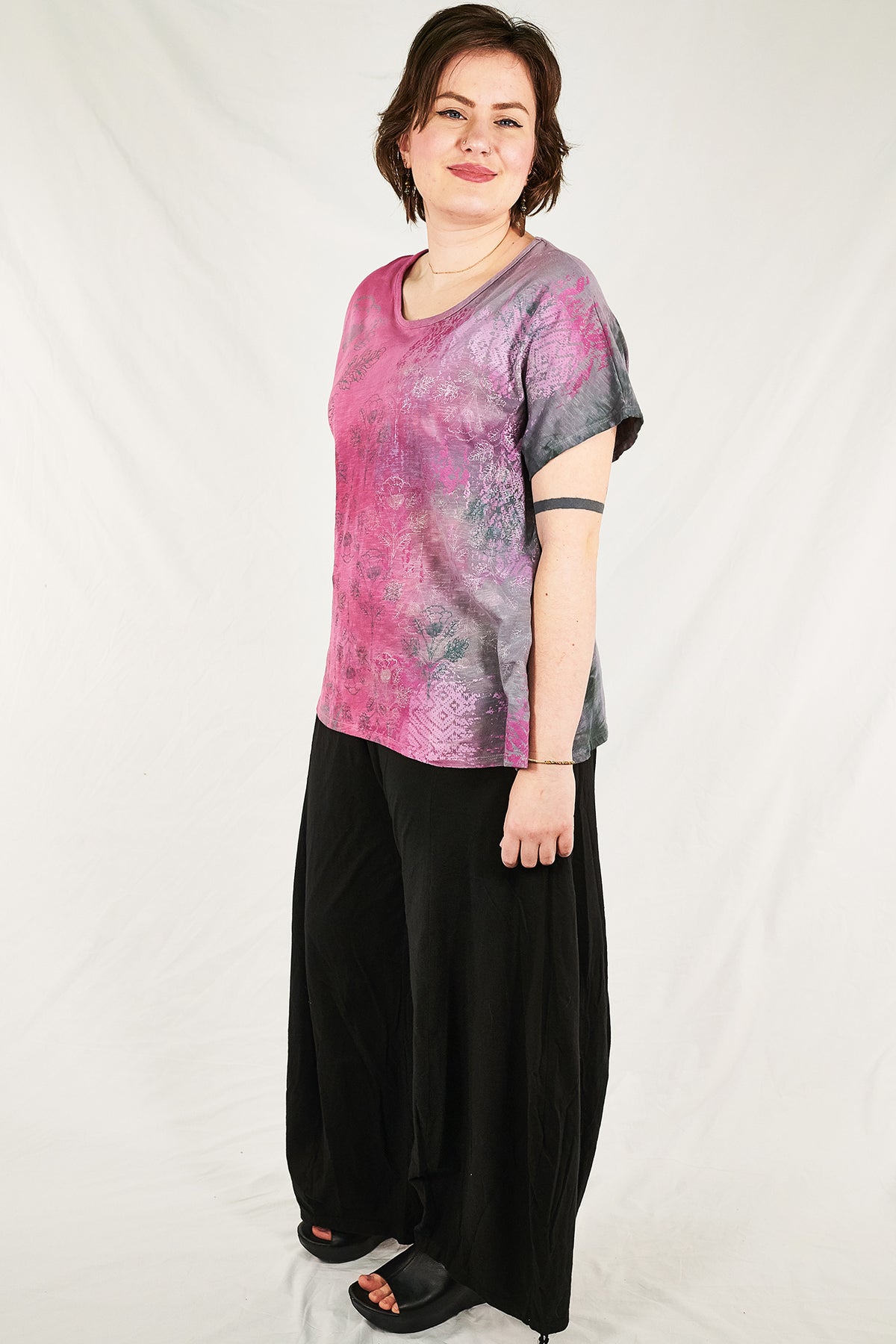 1250 HD Hand Dyed Moon Tee Pink Punch Storm/Antique Floral-P