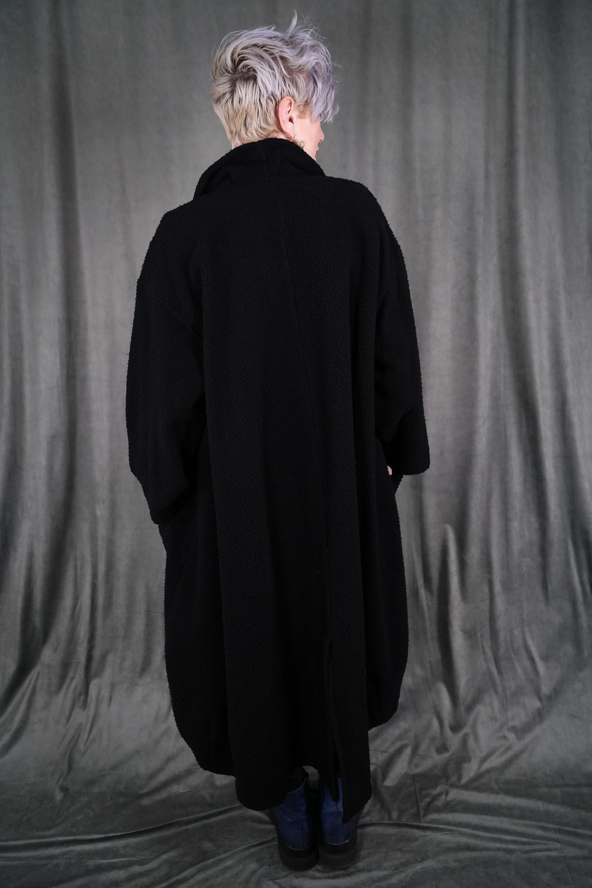V1722 Winter Wool Coat Black-U