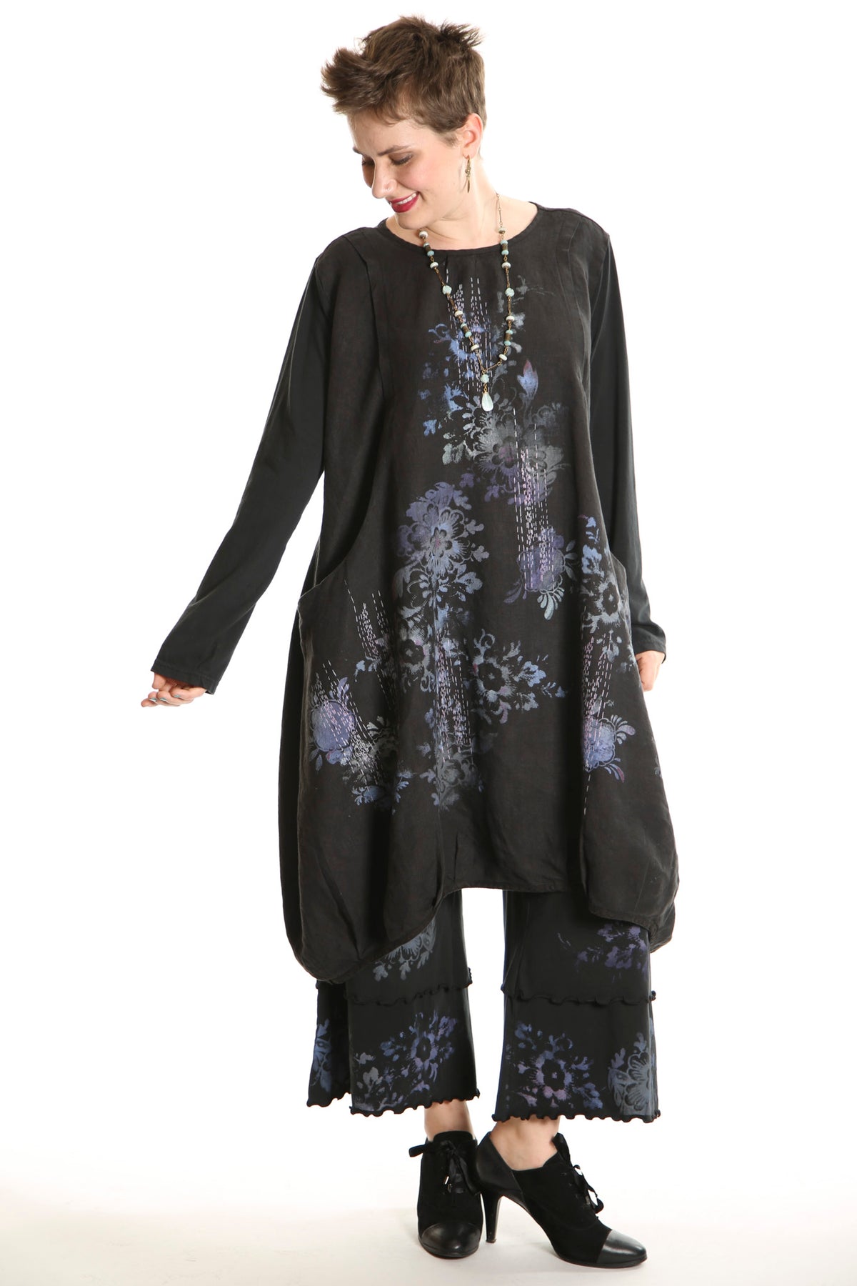7205 Studio Dress Black - Printed -antique colorful floral