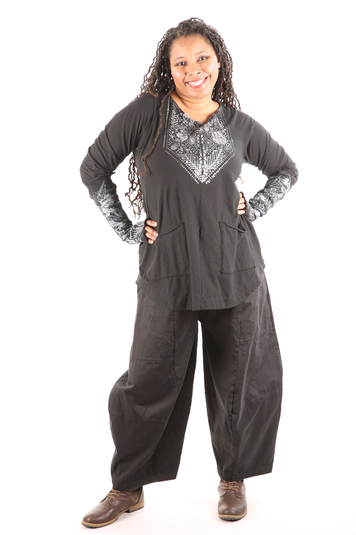 1175 Two Pocket Artist's Top-Black